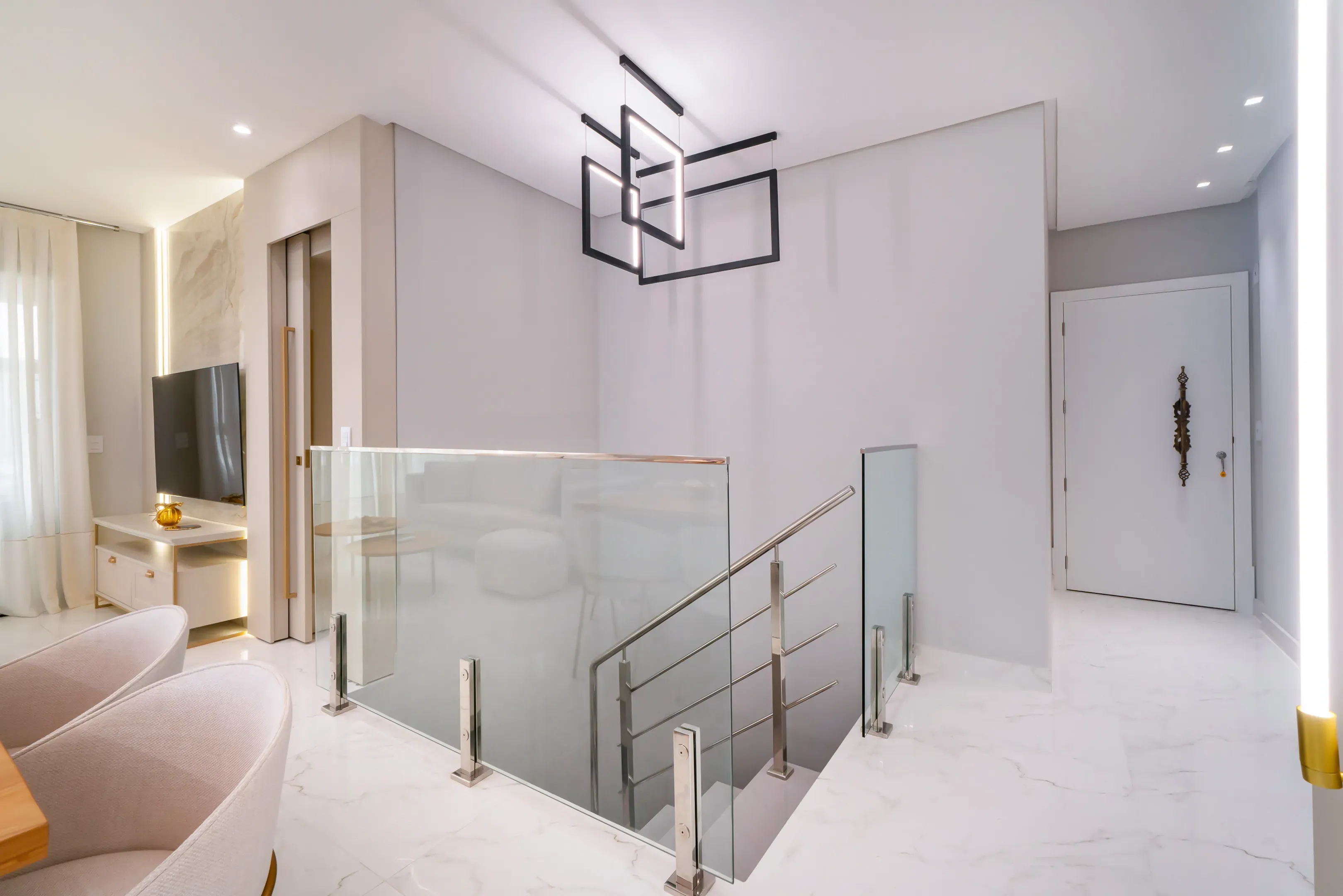 Apartamento com 3 dormitórios sendo 2 suítes e 2 vagas de garagem em Bombinhas/SC