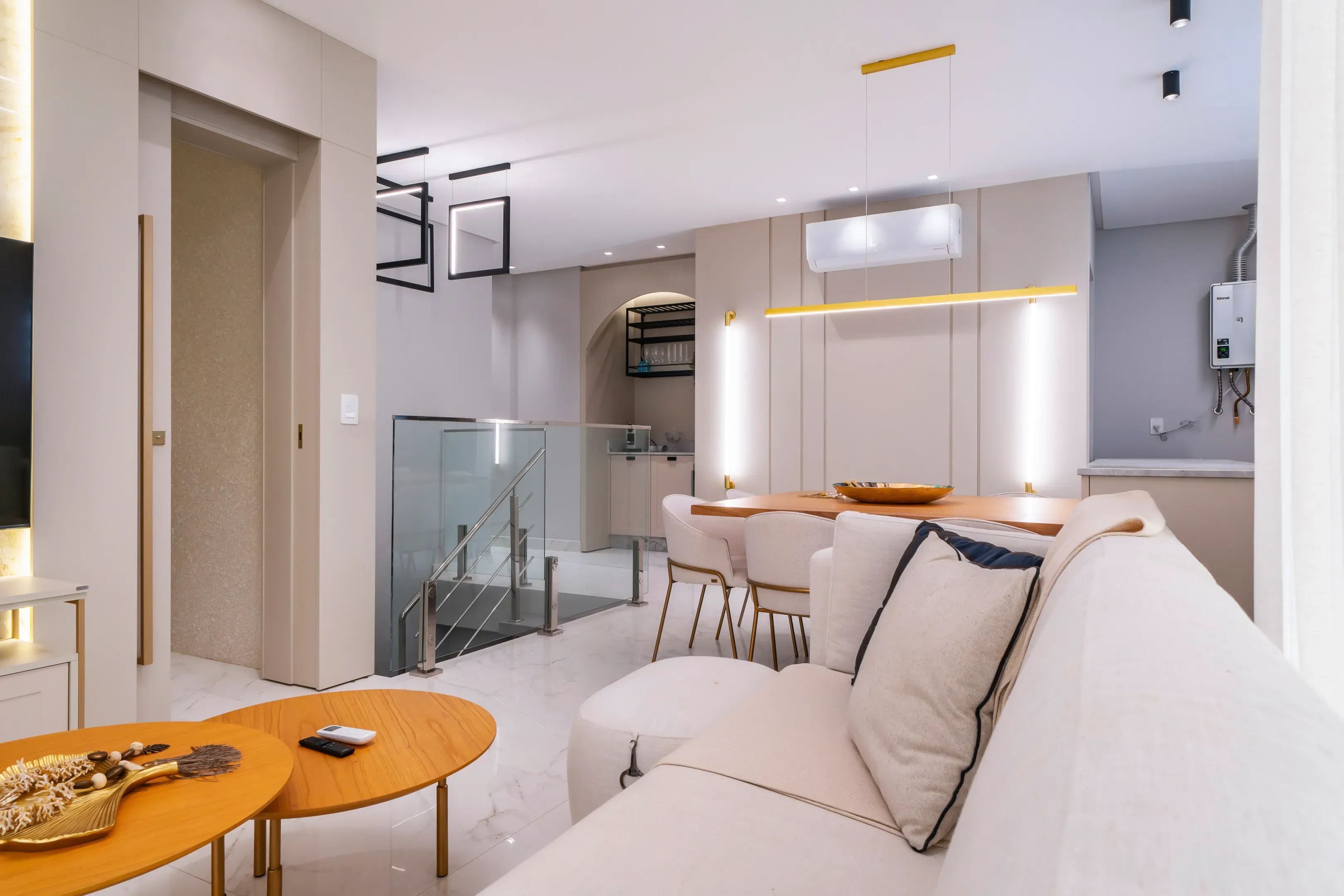 Apartamento com 3 dormitórios sendo 2 suítes e 2 vagas de garagem em Bombinhas/SC