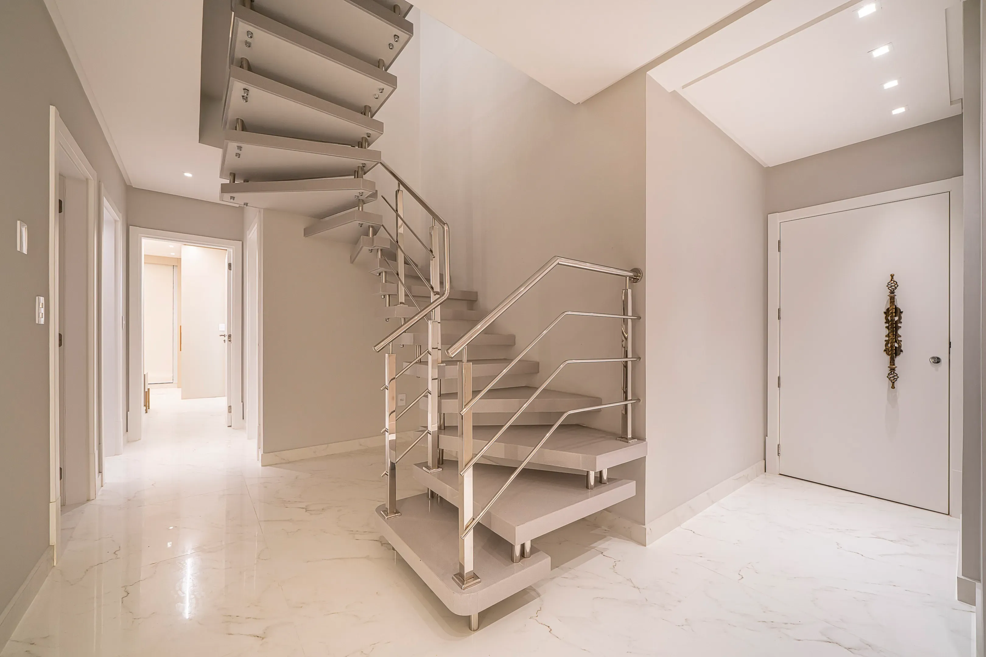 Apartamento com 3 dormitórios sendo 2 suítes e 2 vagas de garagem em Bombinhas/SC