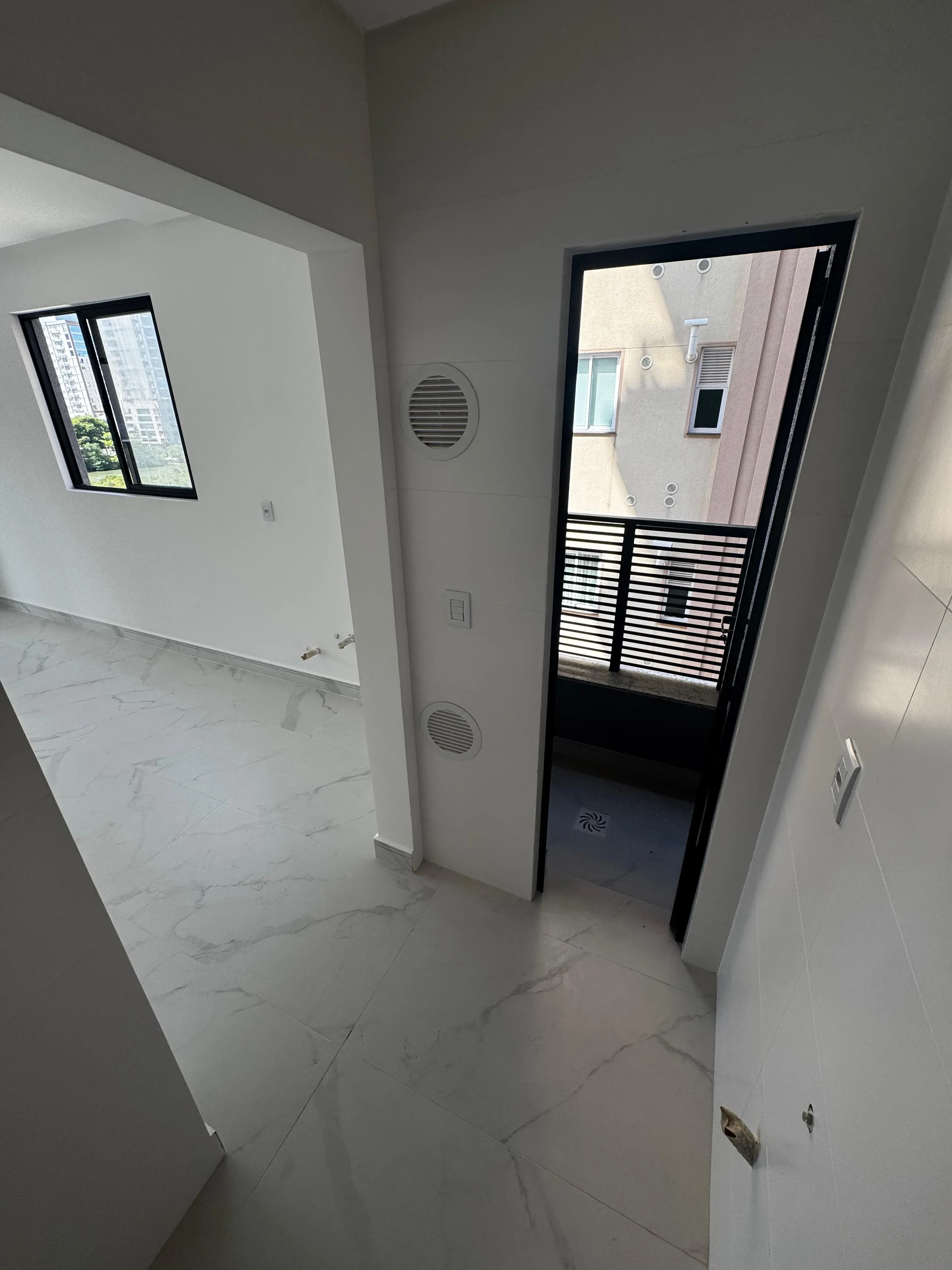 Apartamento com 2 suítes e 2 vagas de garagem, no Perequê em Porto Belo