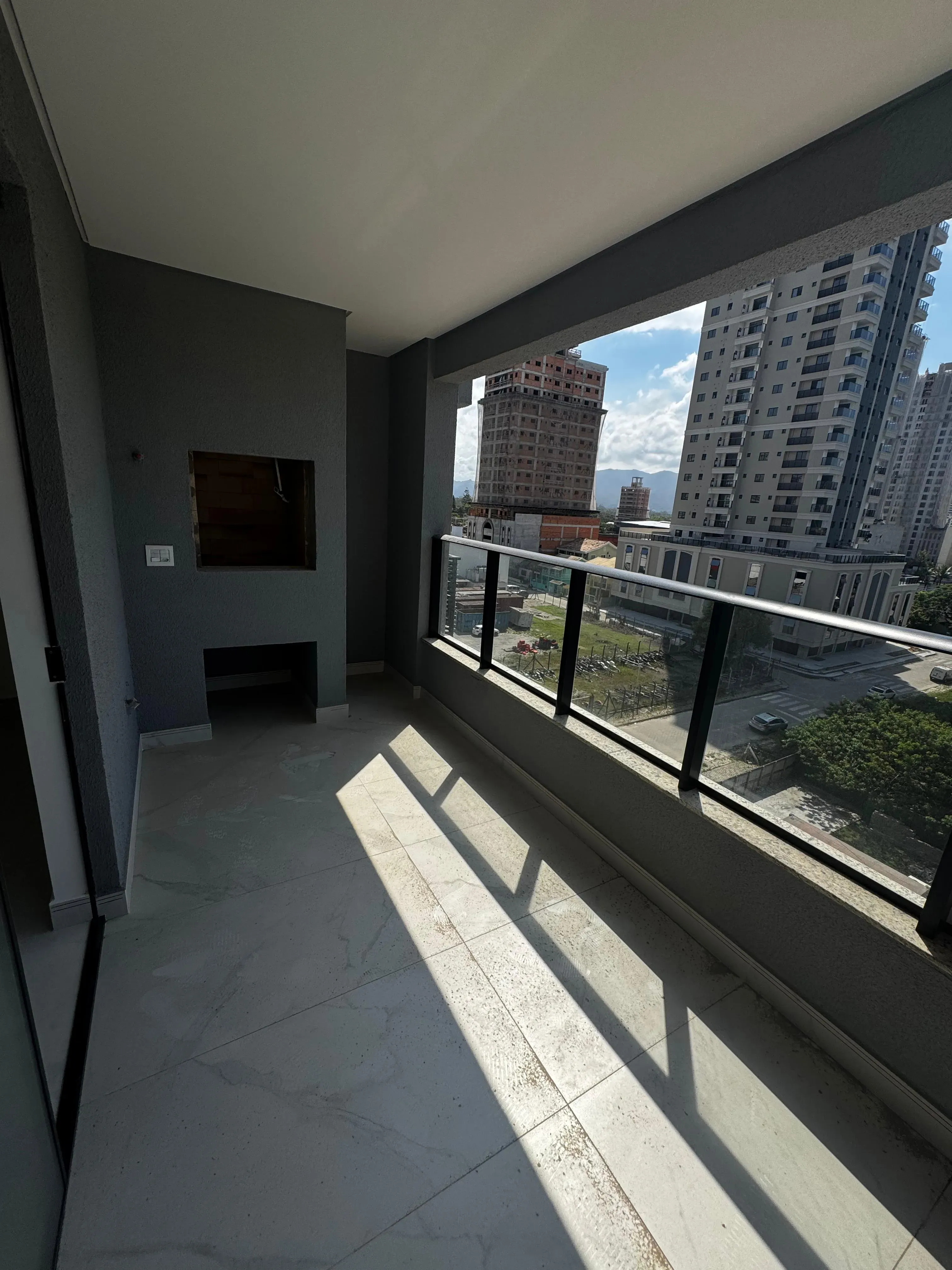 Apartamento com 2 suítes e 2 vagas de garagem, no Perequê em Porto Belo