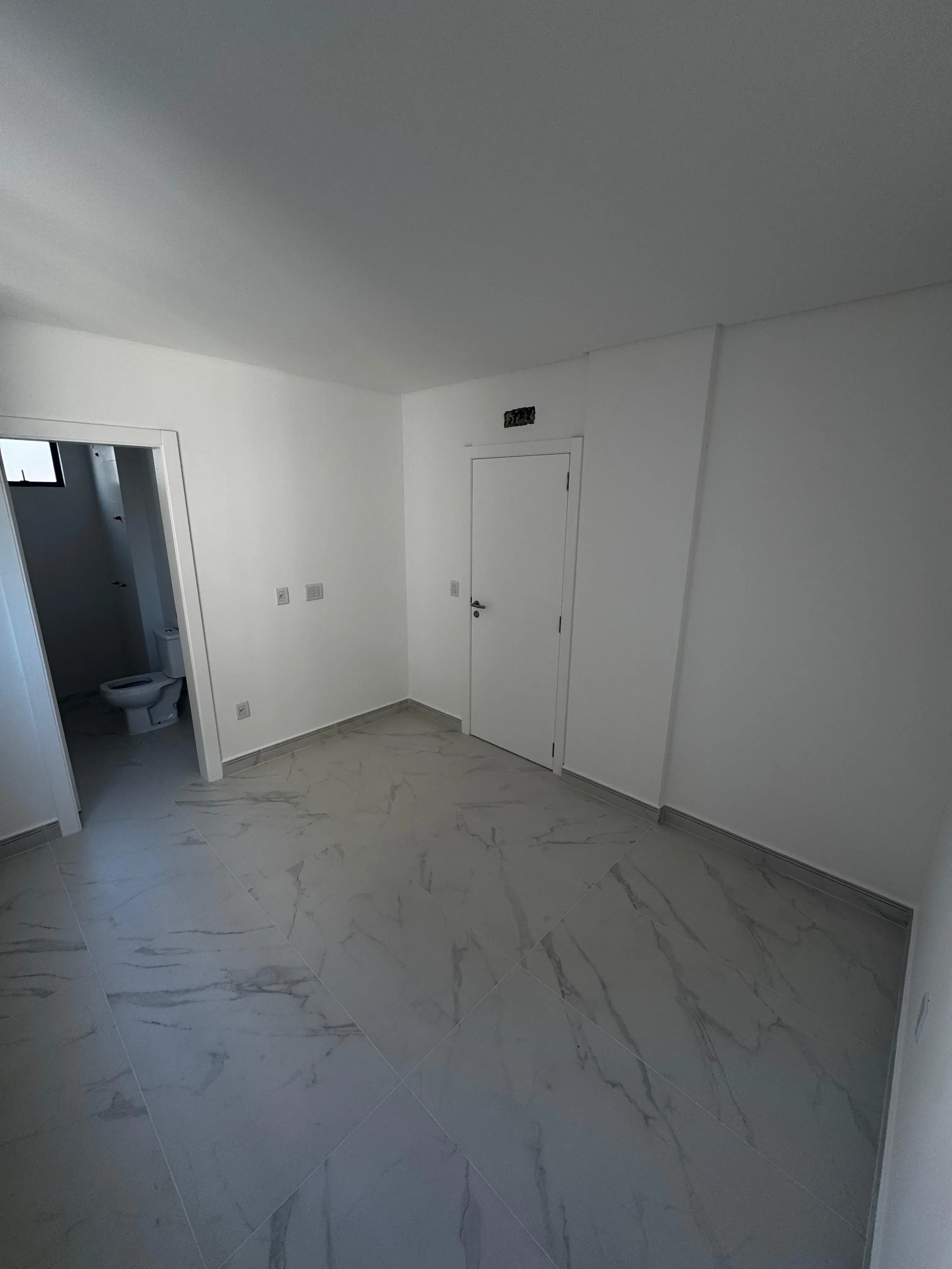 Apartamento com 2 suítes e 2 vagas de garagem, no Perequê em Porto Belo