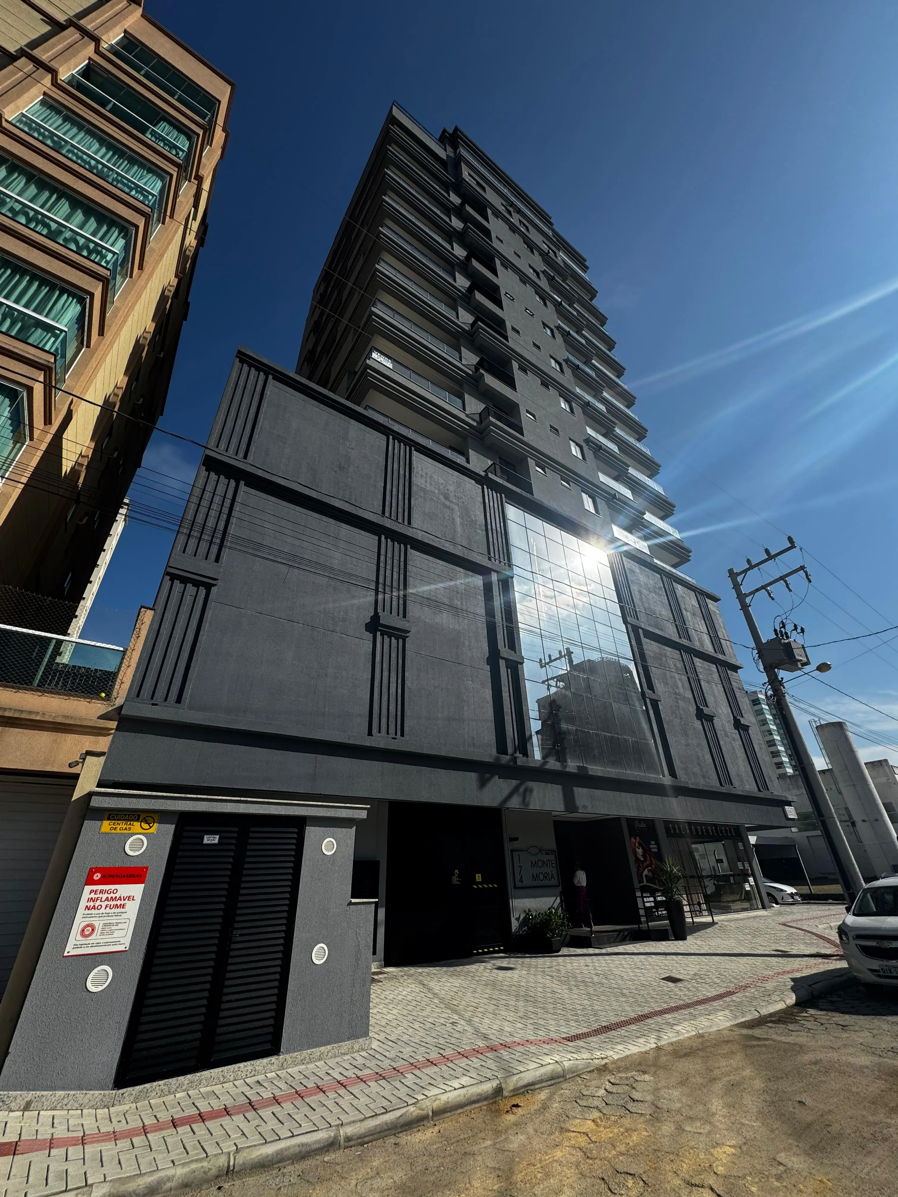 Apartamento com 2 suítes e 2 vagas de garagem, no Perequê em Porto Belo