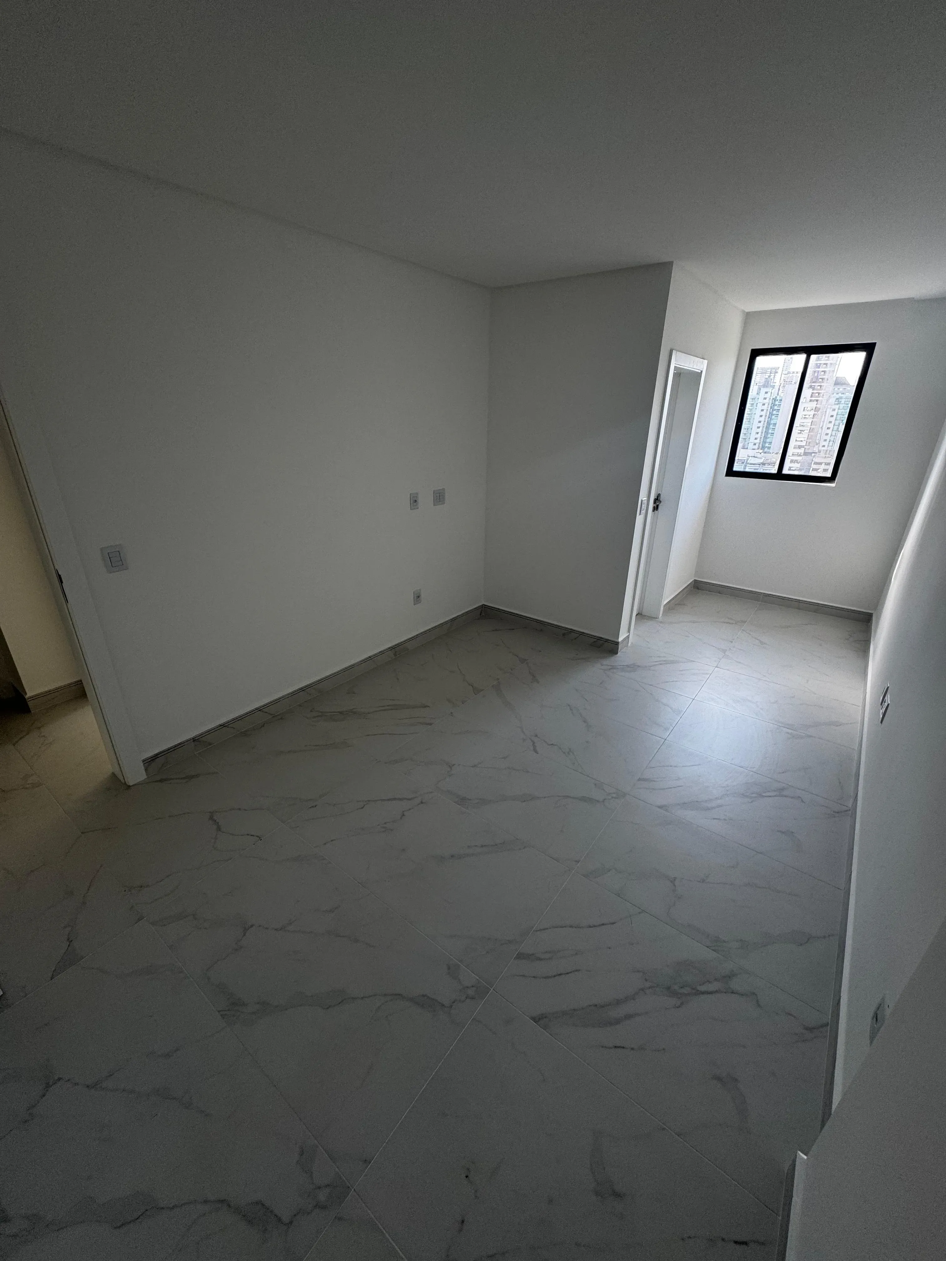 Apartamento com 2 suítes e 2 vagas de garagem em Porto Belo/SC