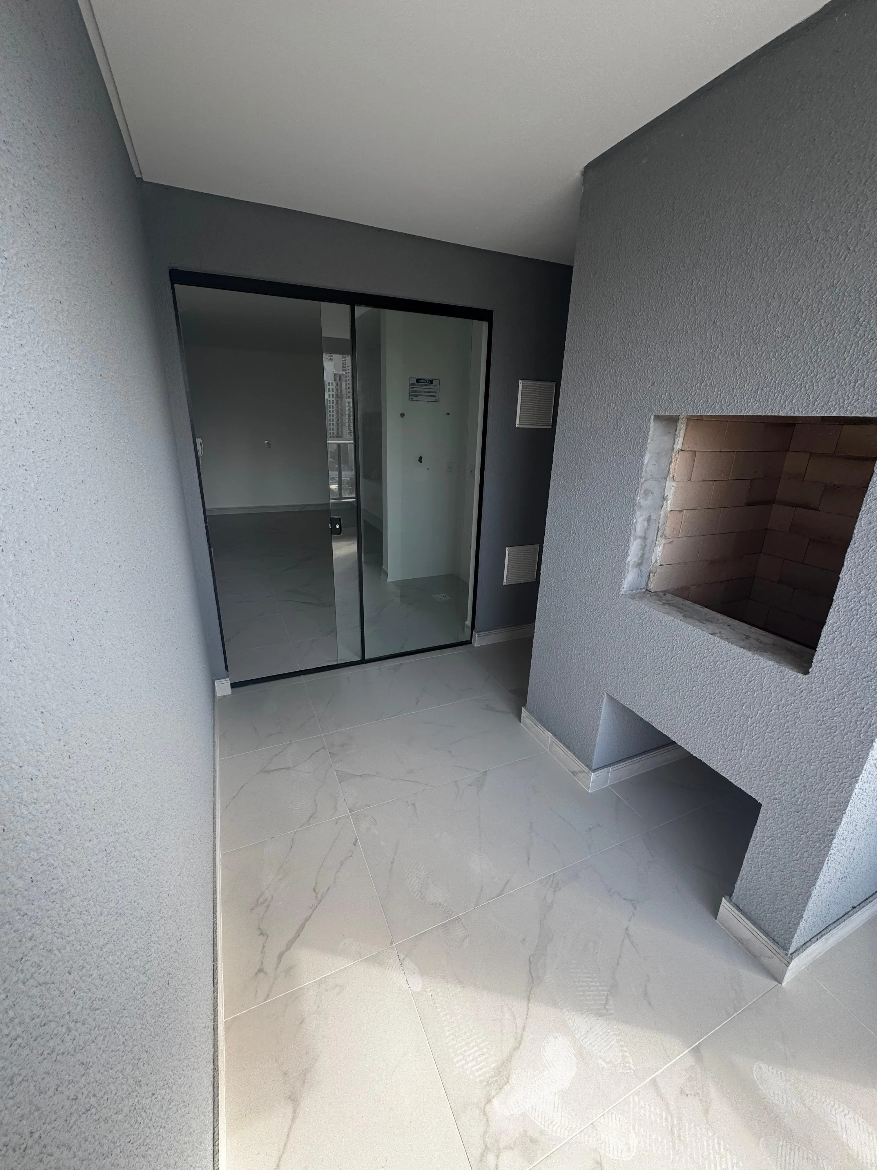 Apartamento com 2 suítes e 2 vagas de garagem em Porto Belo/SC