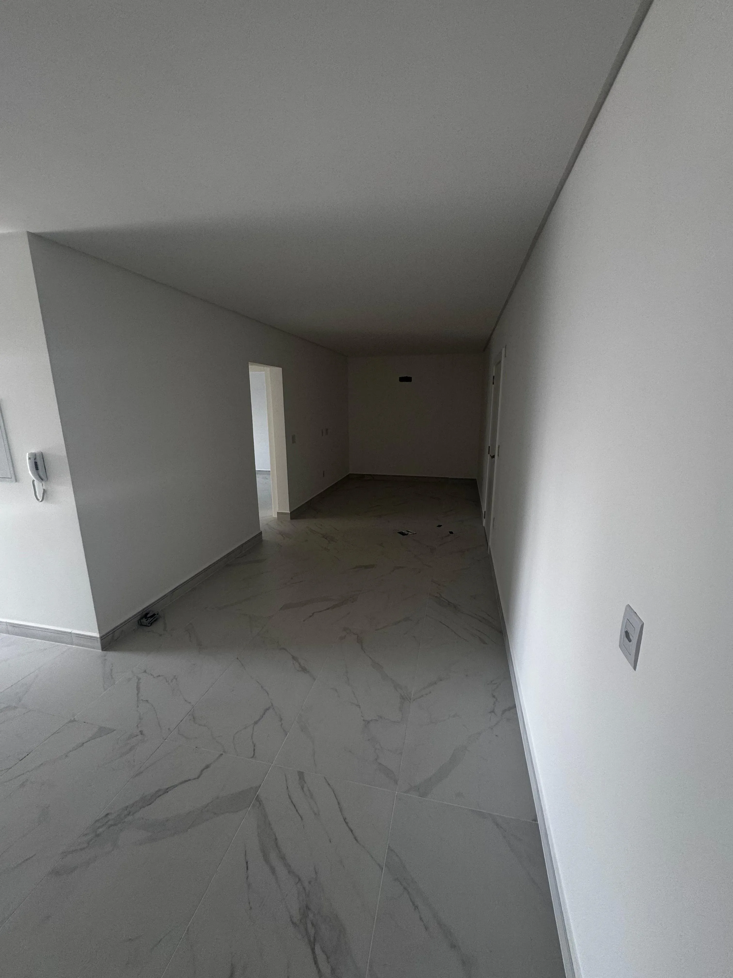 Apartamento com 2 suítes e 2 vagas de garagem em Porto Belo/SC