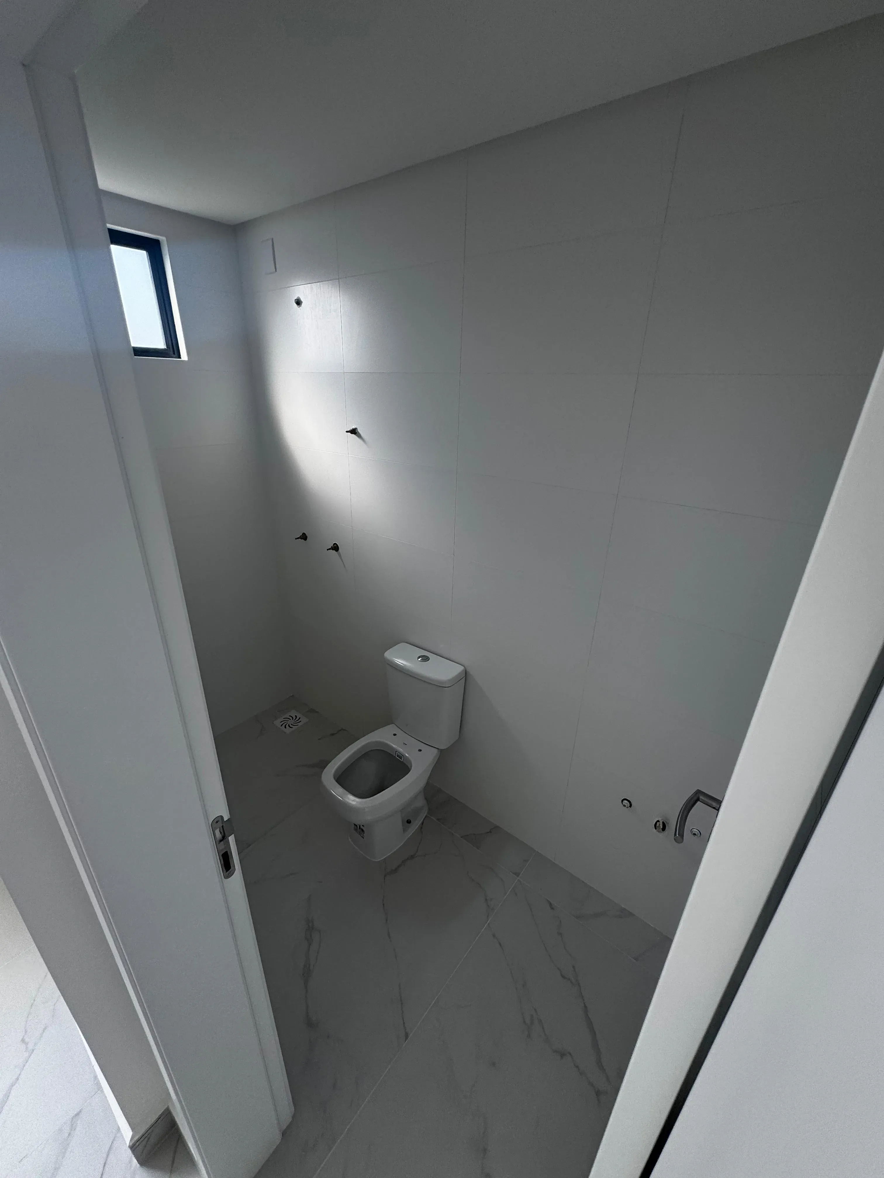 Apartamento com 2 suítes e 2 vagas de garagem em Porto Belo/SC