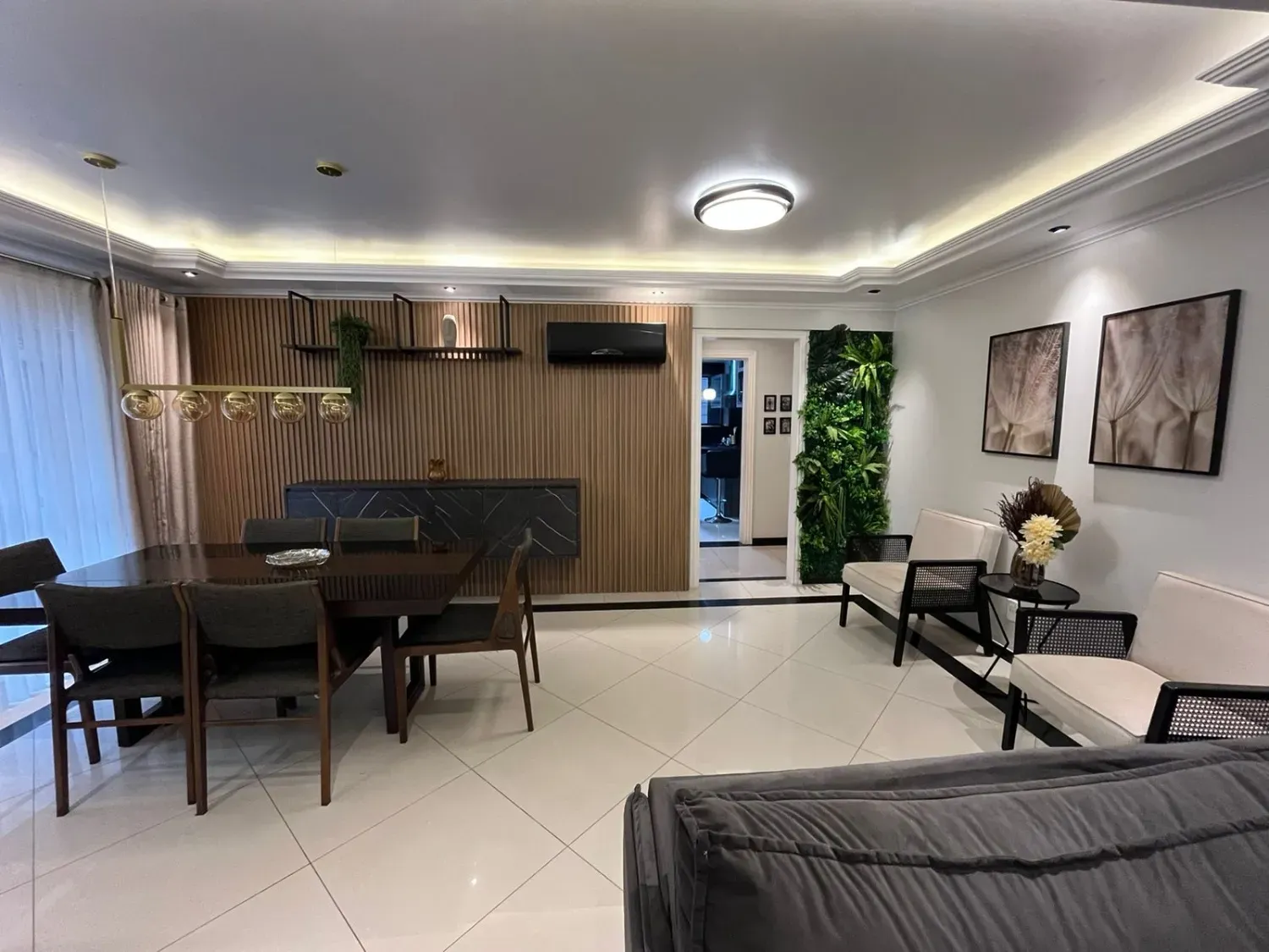 Apartamento com 214m², 3 dormitórios, 1 suíte, 1 vaga, no bairro Centro em Balneário Camboriú para Comprar