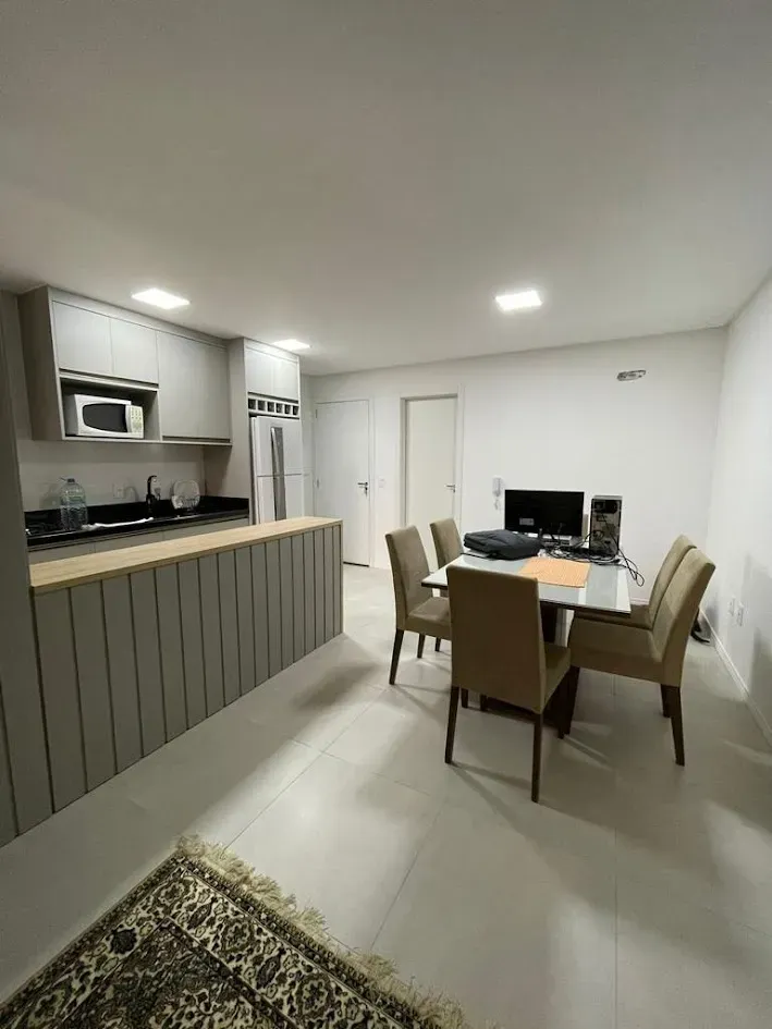 Cobertura Alto padrão com 2 dormitórios sendo 1 suíte e 2 vagas de garagem em Camboriú