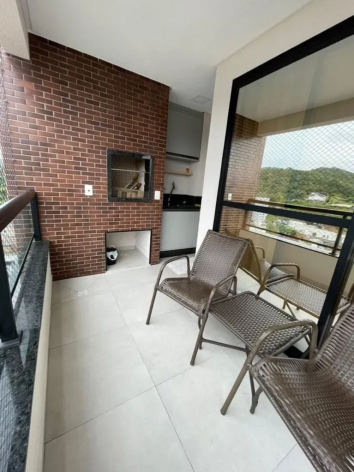 Cobertura Alto padrão com 2 dormitórios sendo 1 suíte e 2 vagas de garagem em Camboriú