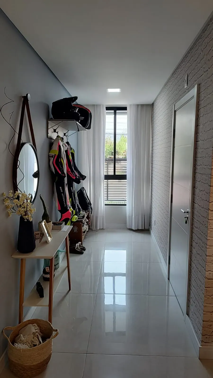 Apartamento com 2 dormitórios sendo 1 suíte e 2 vagas de garagem no bairro São Judas em Itajaí - SC