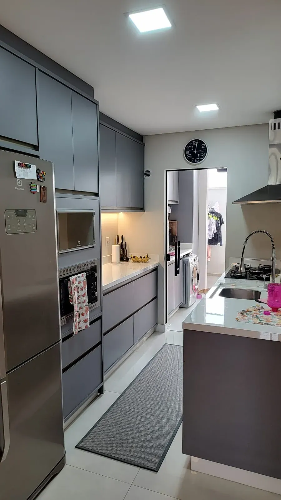 Apartamento com 2 dormitórios sendo 1 suíte e 2 vagas de garagem no bairro São Judas em Itajaí - SC