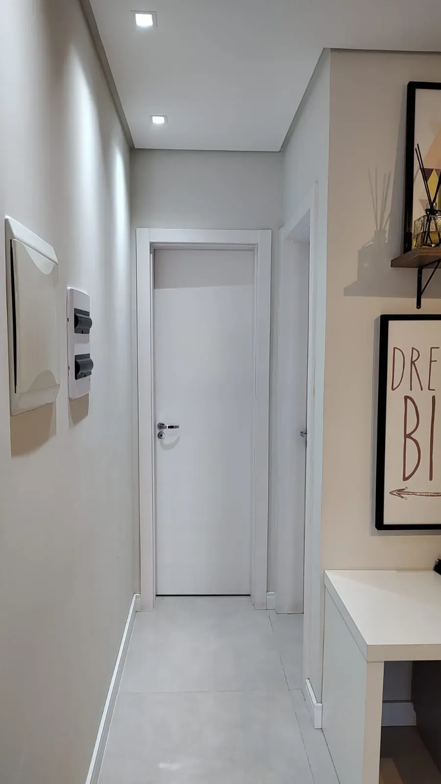 Apartamento com 2 dormitórios sendo 1 suíte e 2 vagas de garagem no bairro São Judas em Itajaí - SC