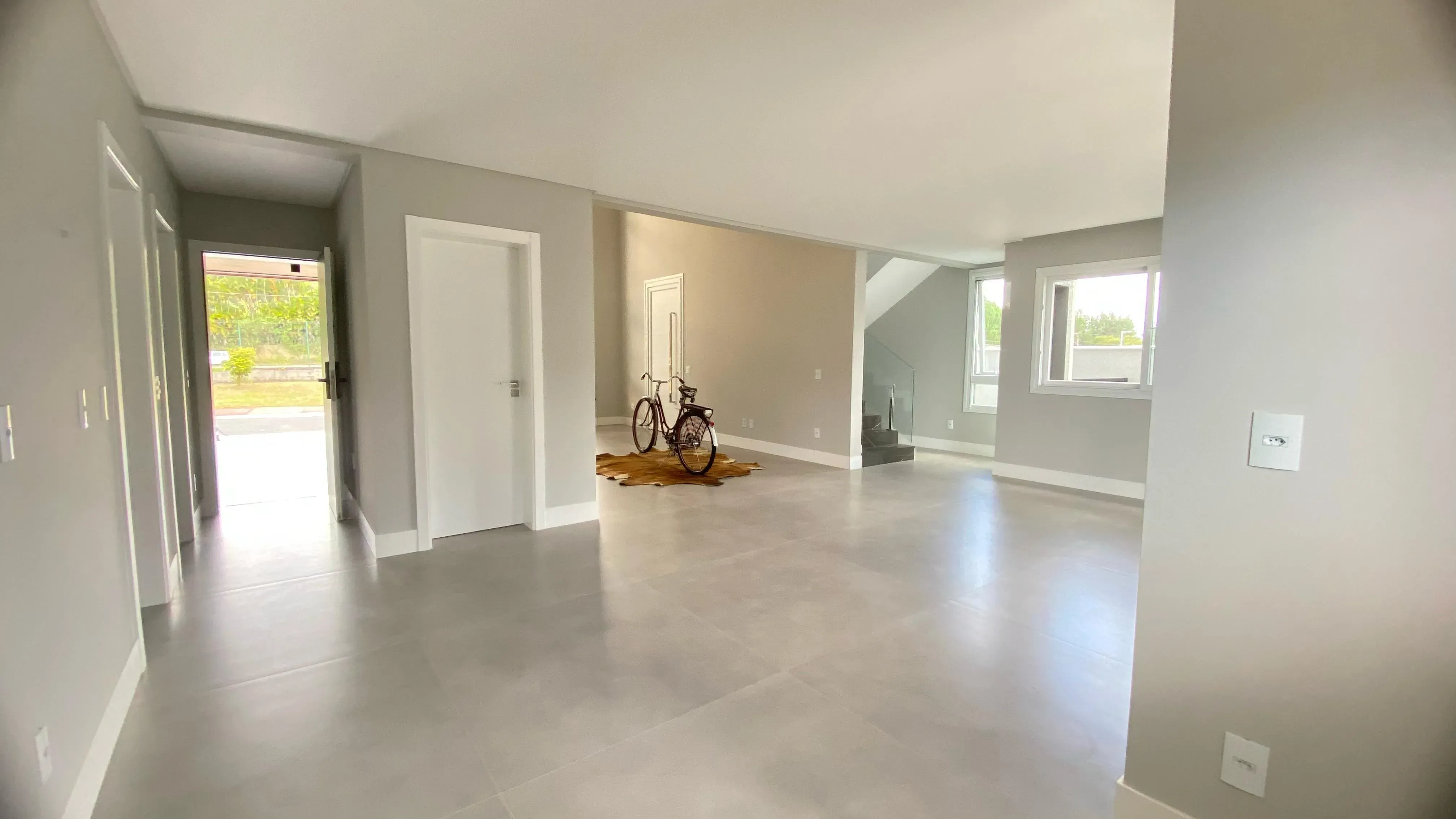 Casa nova em condomínio fechado com 4 suítes e 4 vagas de garagem em Camboriú SC