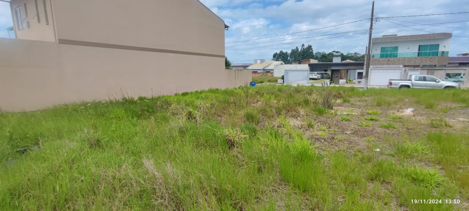 Terreno 12x25 300 m2 em rua asfaltada no Centro Penha/SC