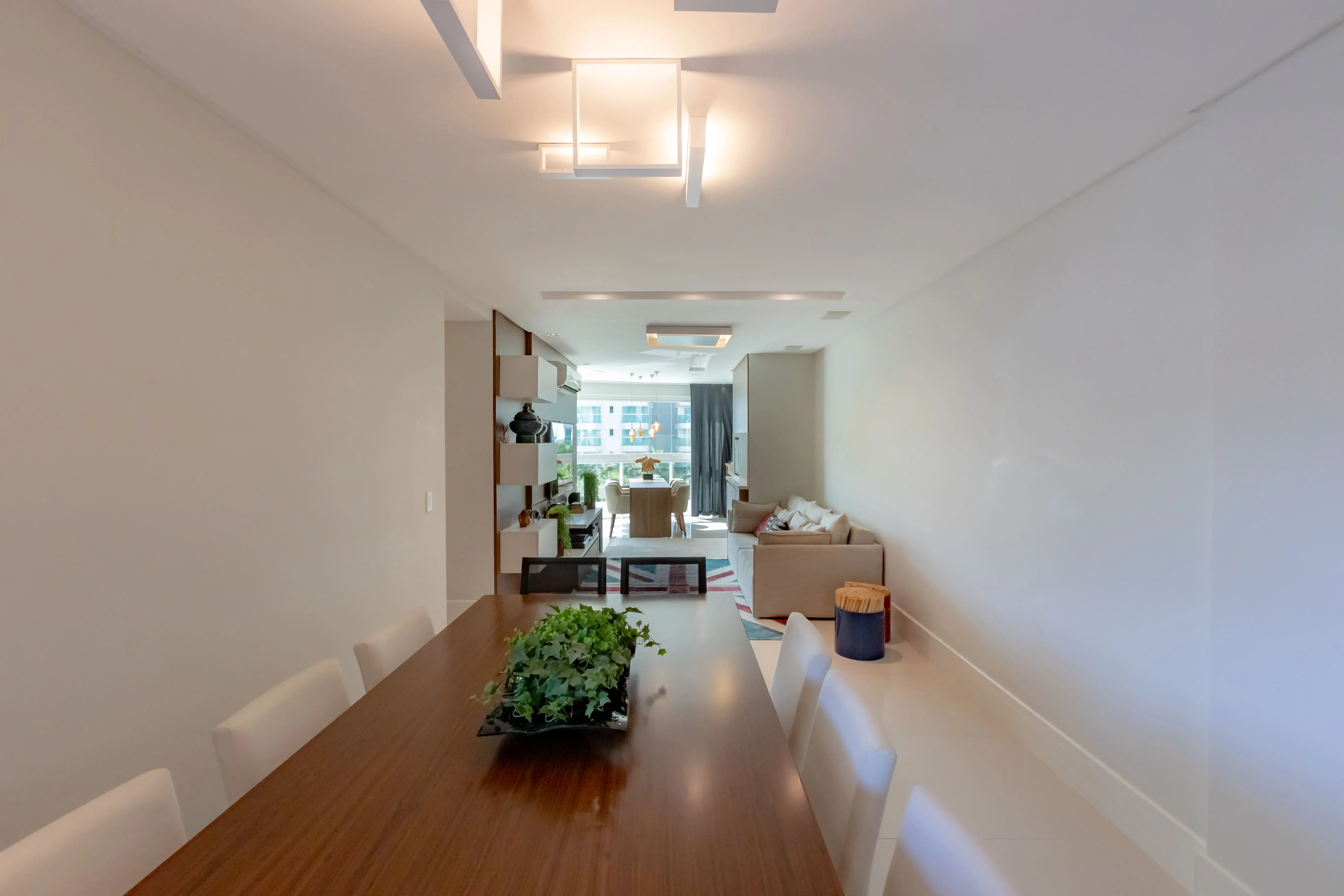 Apartamento mobiliado com área de lazer completa! 3 suítes e 3 vagas na Praia Brava em Itajaí