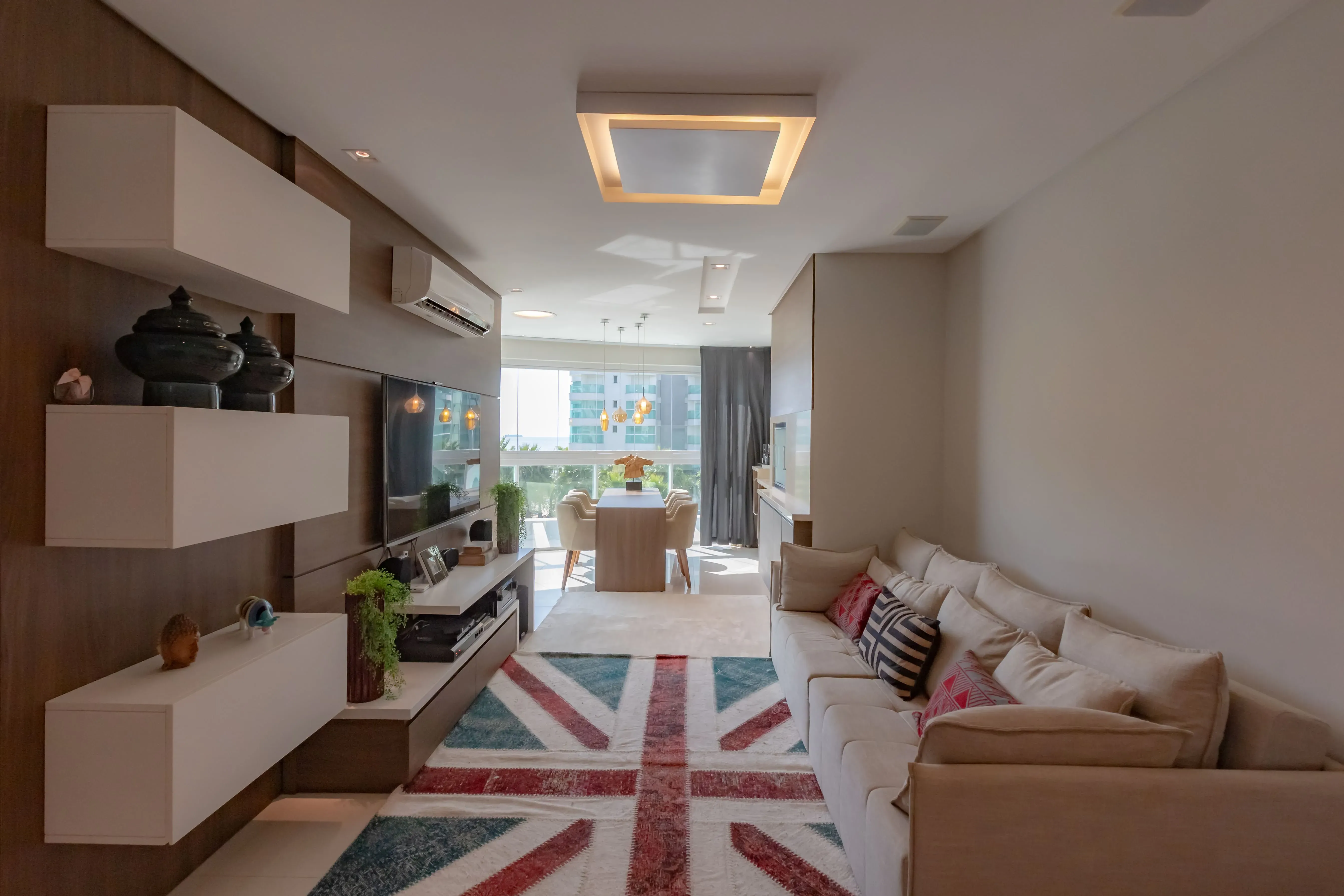 Apartamento mobiliado com área de lazer completa! 3 suítes e 3 vagas na Praia Brava em Itajaí