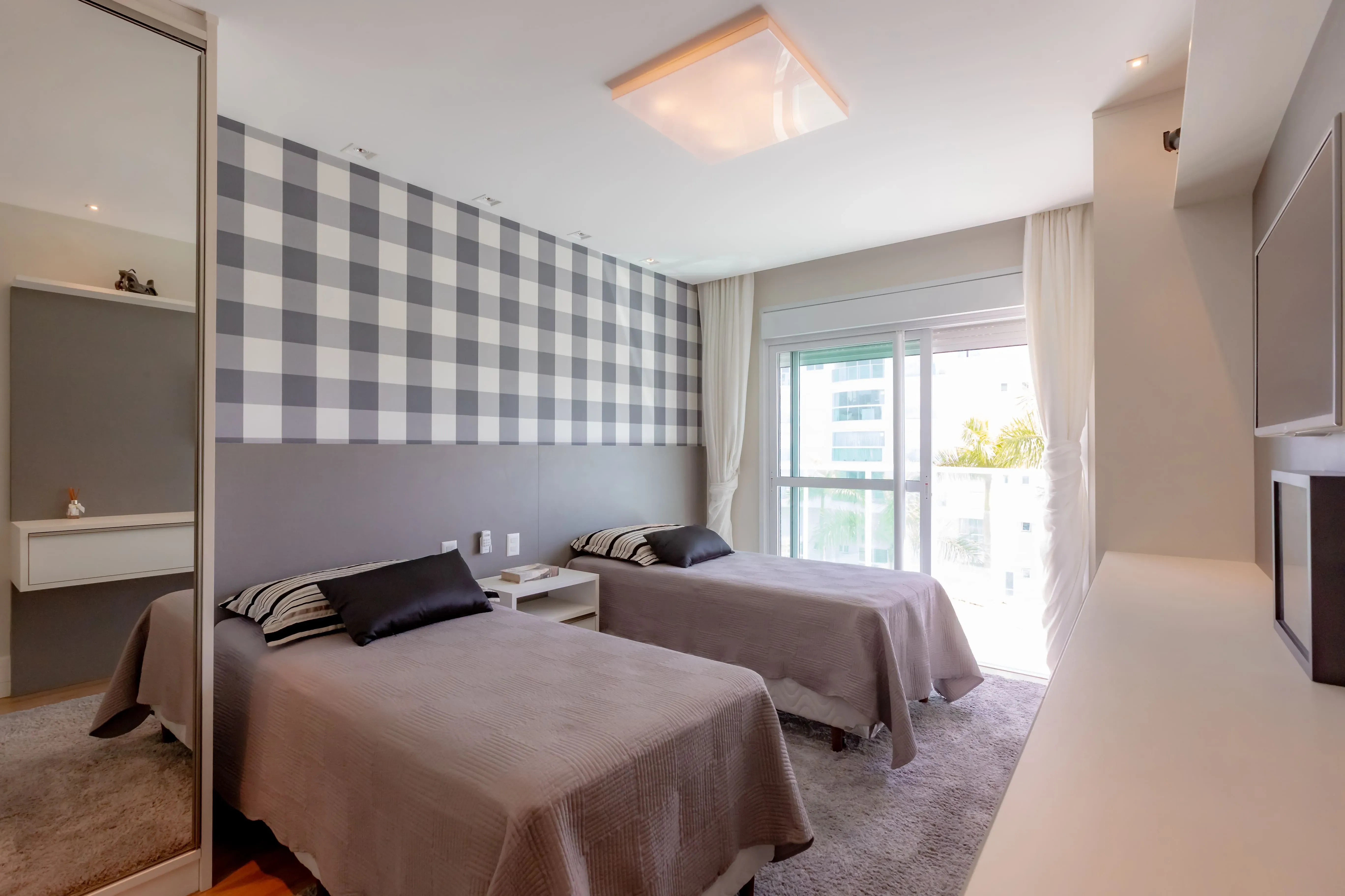 Apartamento mobiliado com área de lazer completa! 3 suítes e 3 vagas na Praia Brava em Itajaí