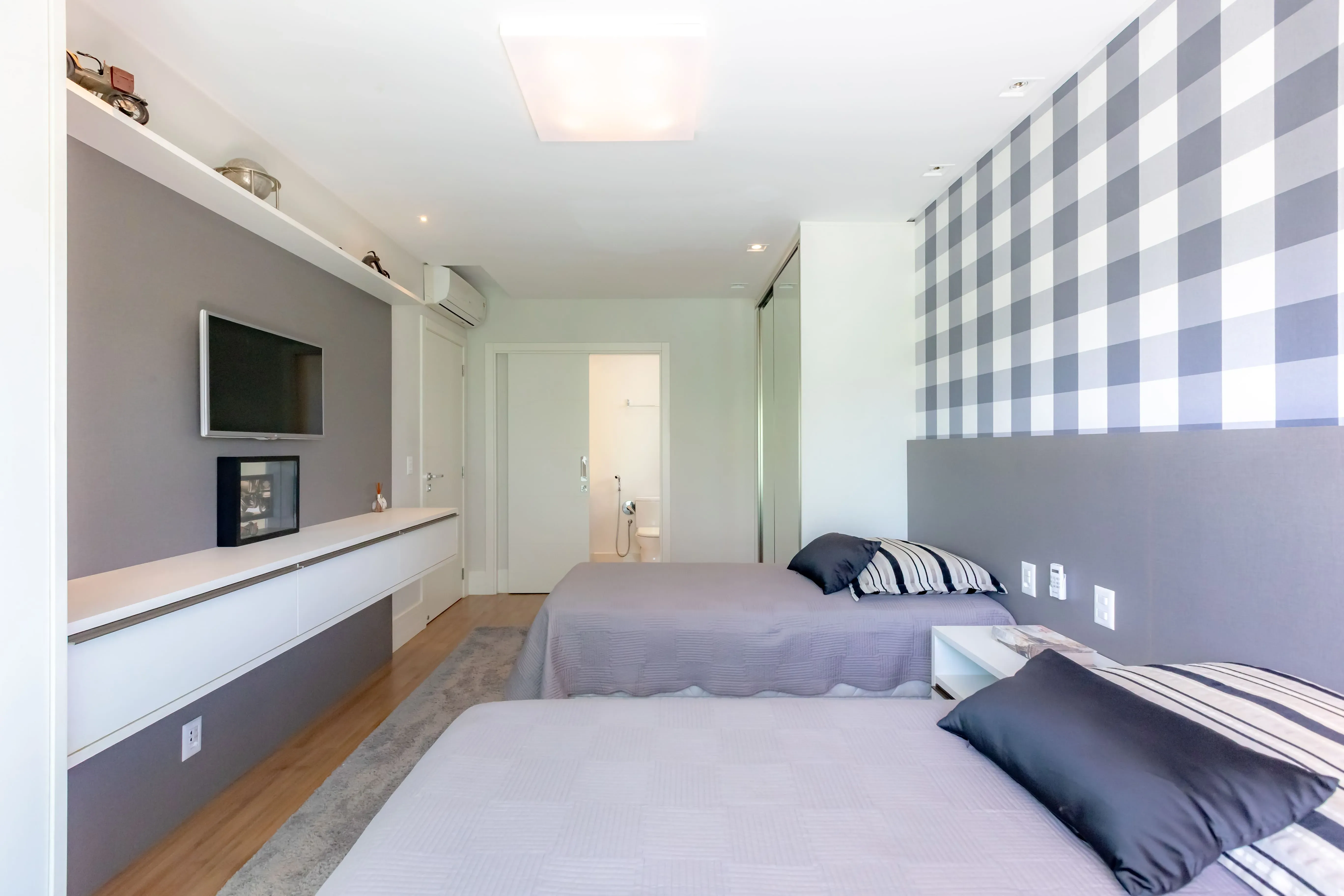 Apartamento mobiliado com área de lazer completa! 3 suítes e 3 vagas na Praia Brava em Itajaí