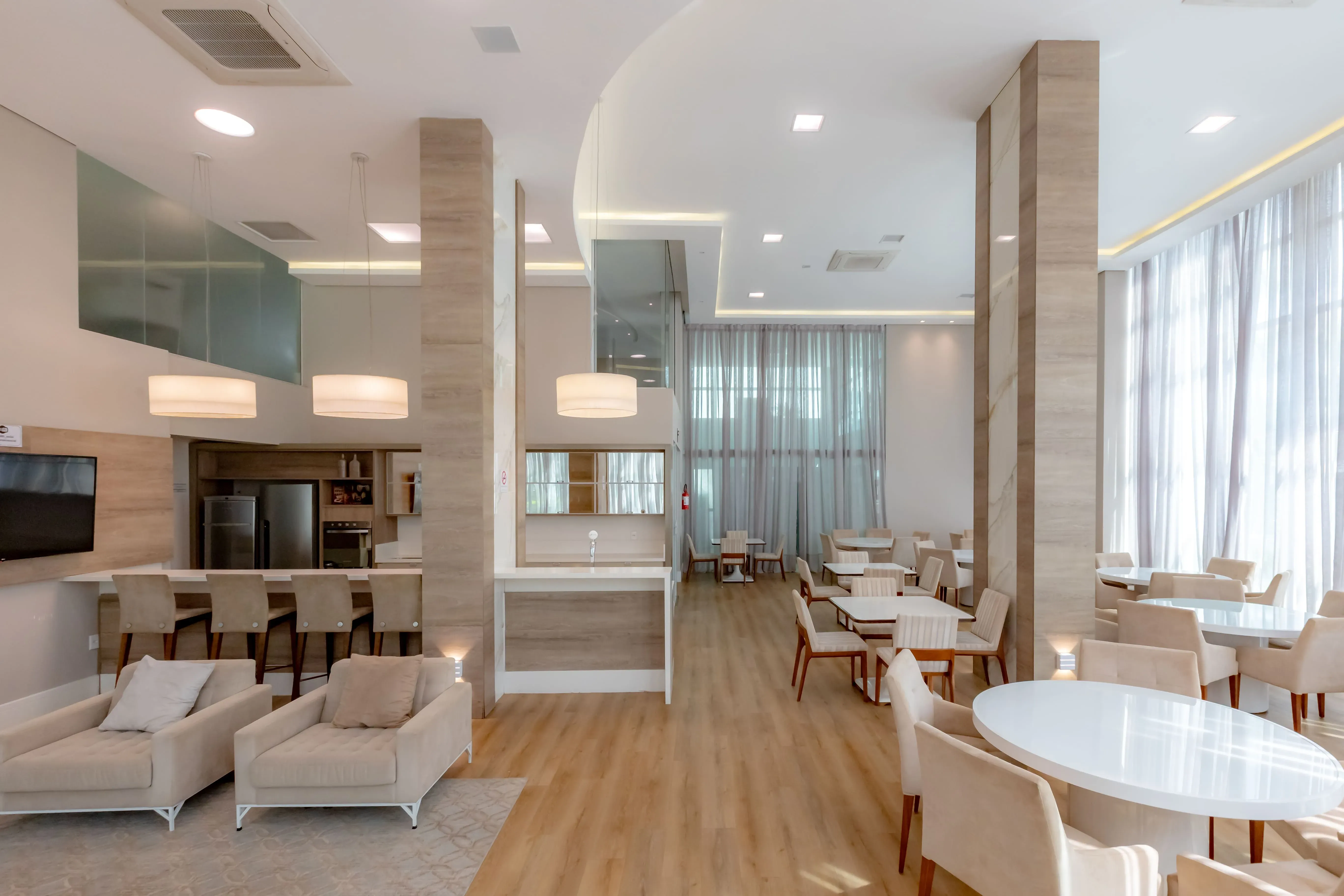 Apartamento mobiliado com área de lazer completa! 3 suítes e 3 vagas na Praia Brava em Itajaí