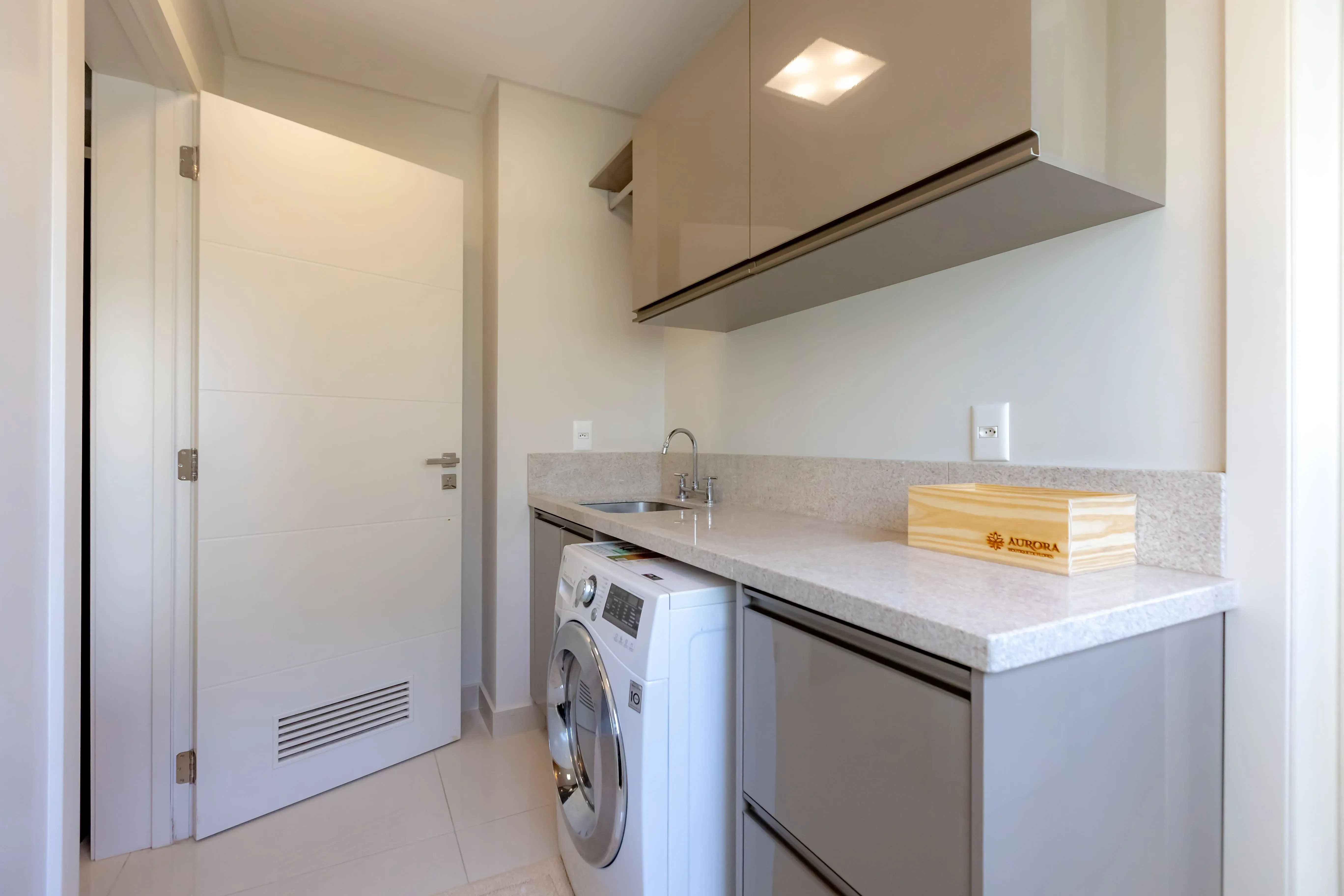 Apartamento mobiliado com área de lazer completa! 3 suítes e 3 vagas na Praia Brava em Itajaí