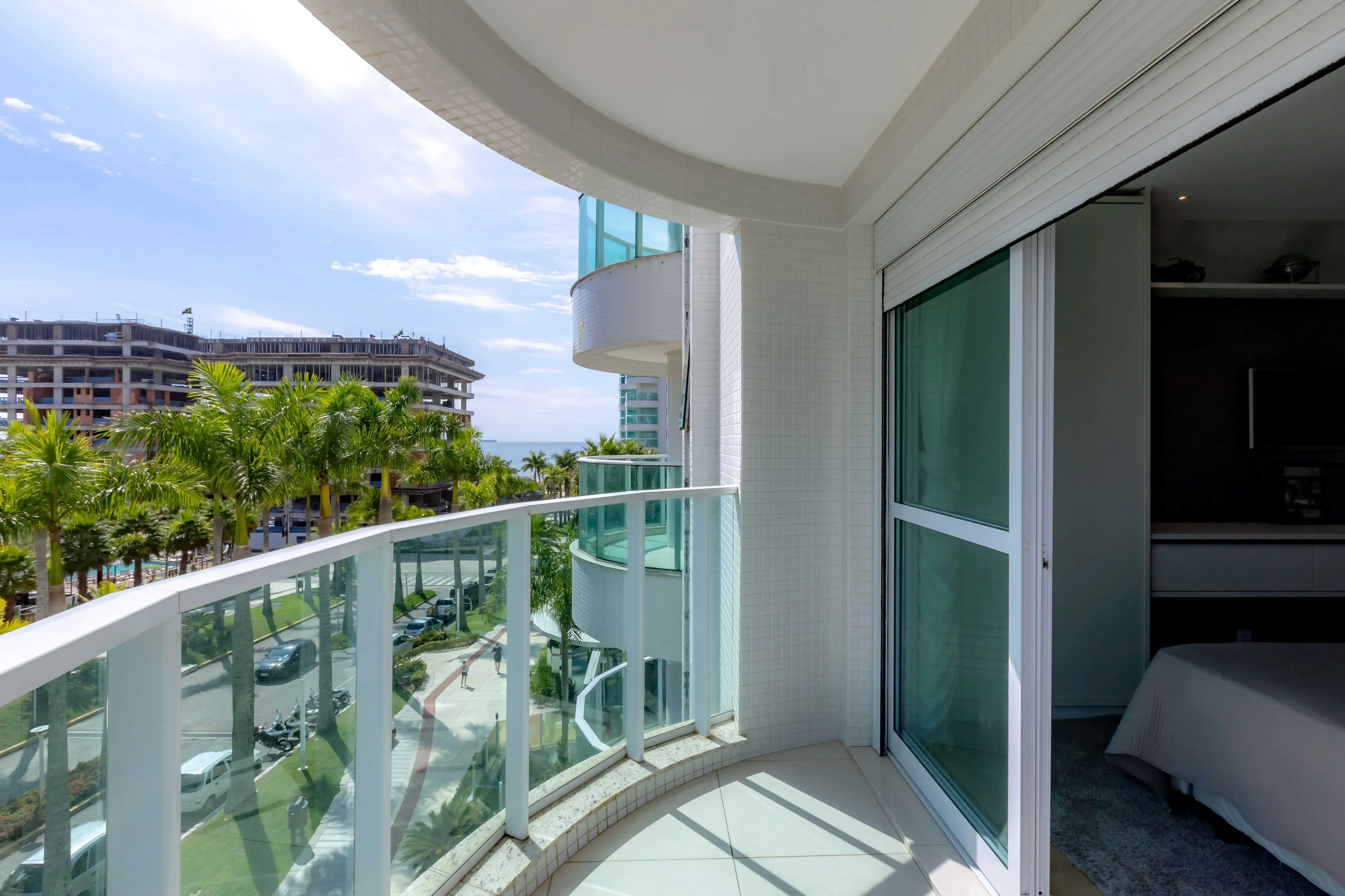 Apartamento mobiliado com área de lazer completa! 3 suítes e 3 vagas na Praia Brava em Itajaí