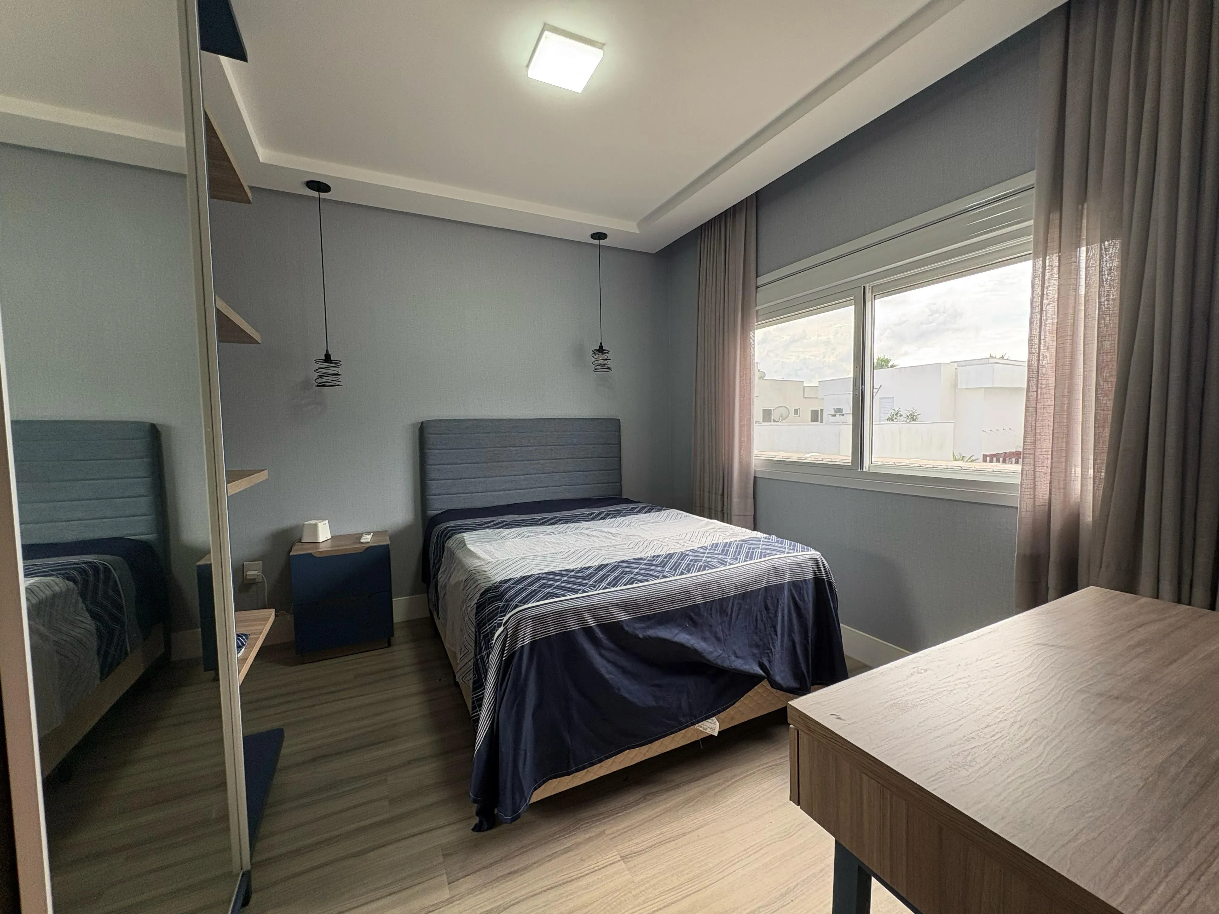 Casa com 4 dormitórios sendo 4 suítes e 4 vagas de garagem em Camboriú/SC