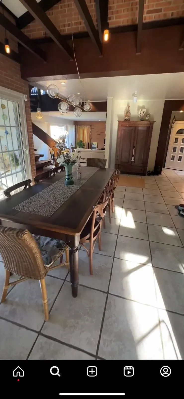 Casa alto padrão pé na areia com 3 suítes e 2 vagas de garagem no centro de Balneário Piçarras