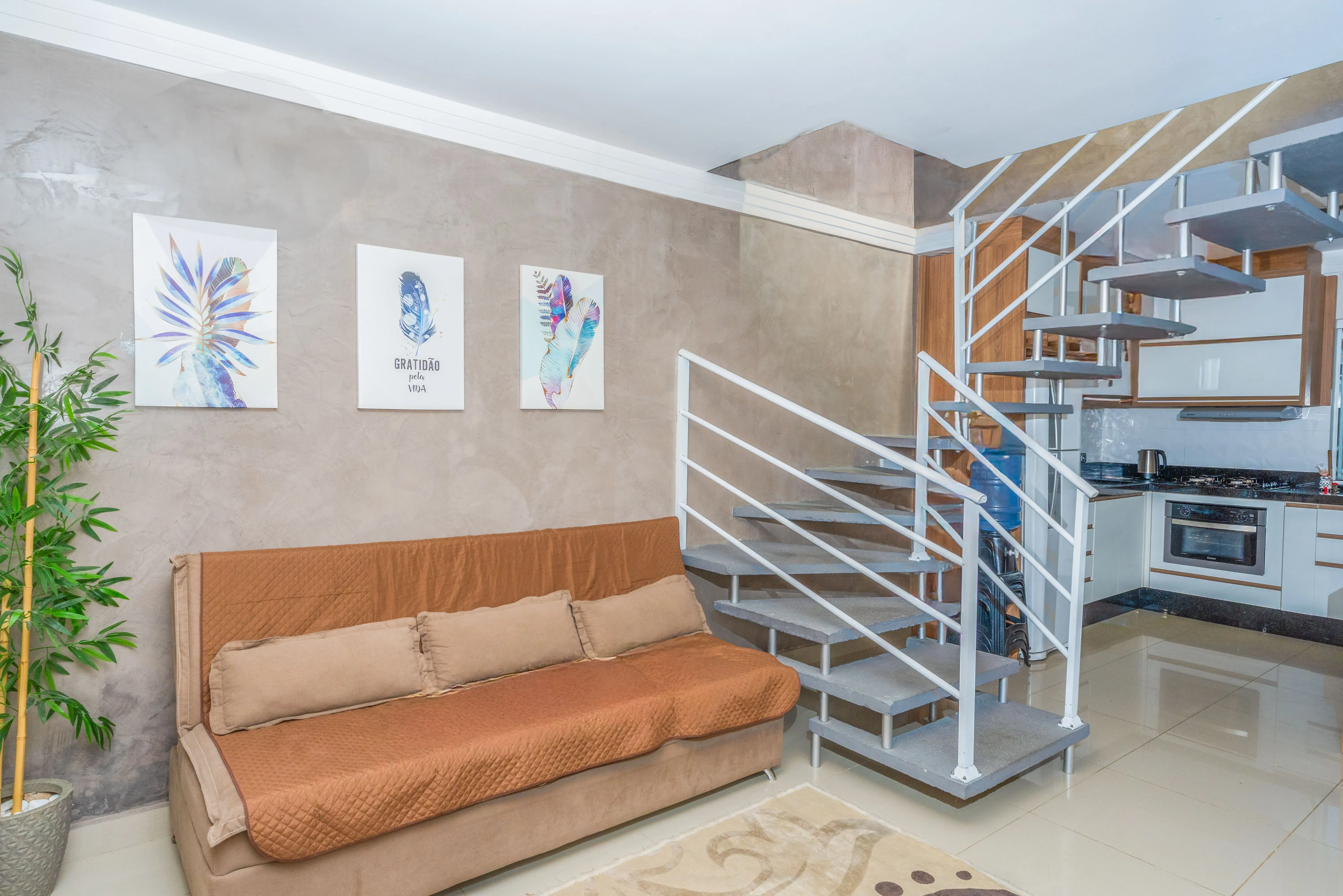 Sobrado completo com 2 suítes 1 vaga e área gourmet próximo da praia com em Balneário Piçarras