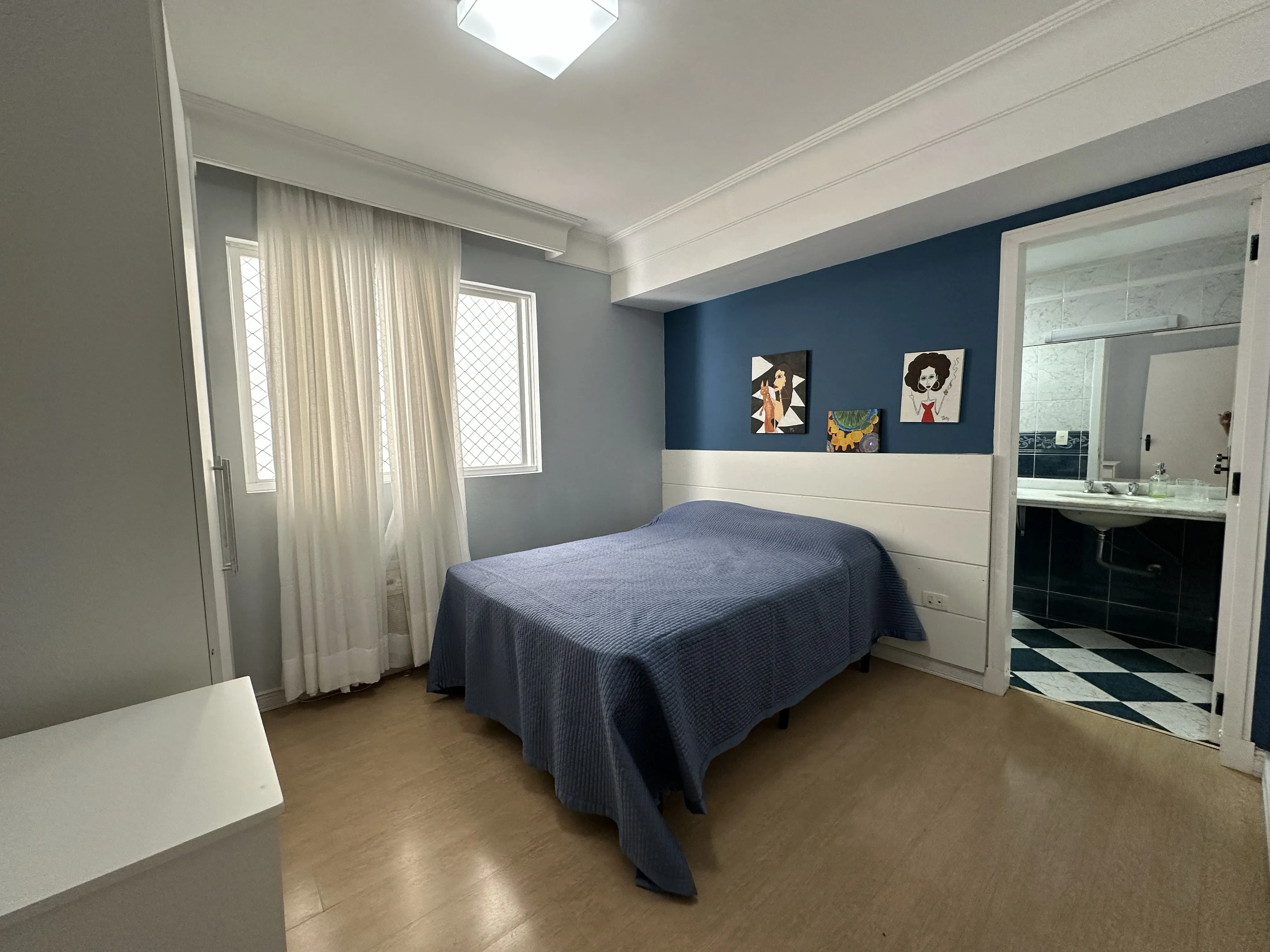 Apartamento mobiliado vista mar com 3 dormitórios sendo 2 suítes e 2 vagas, na Barra Sul-BC