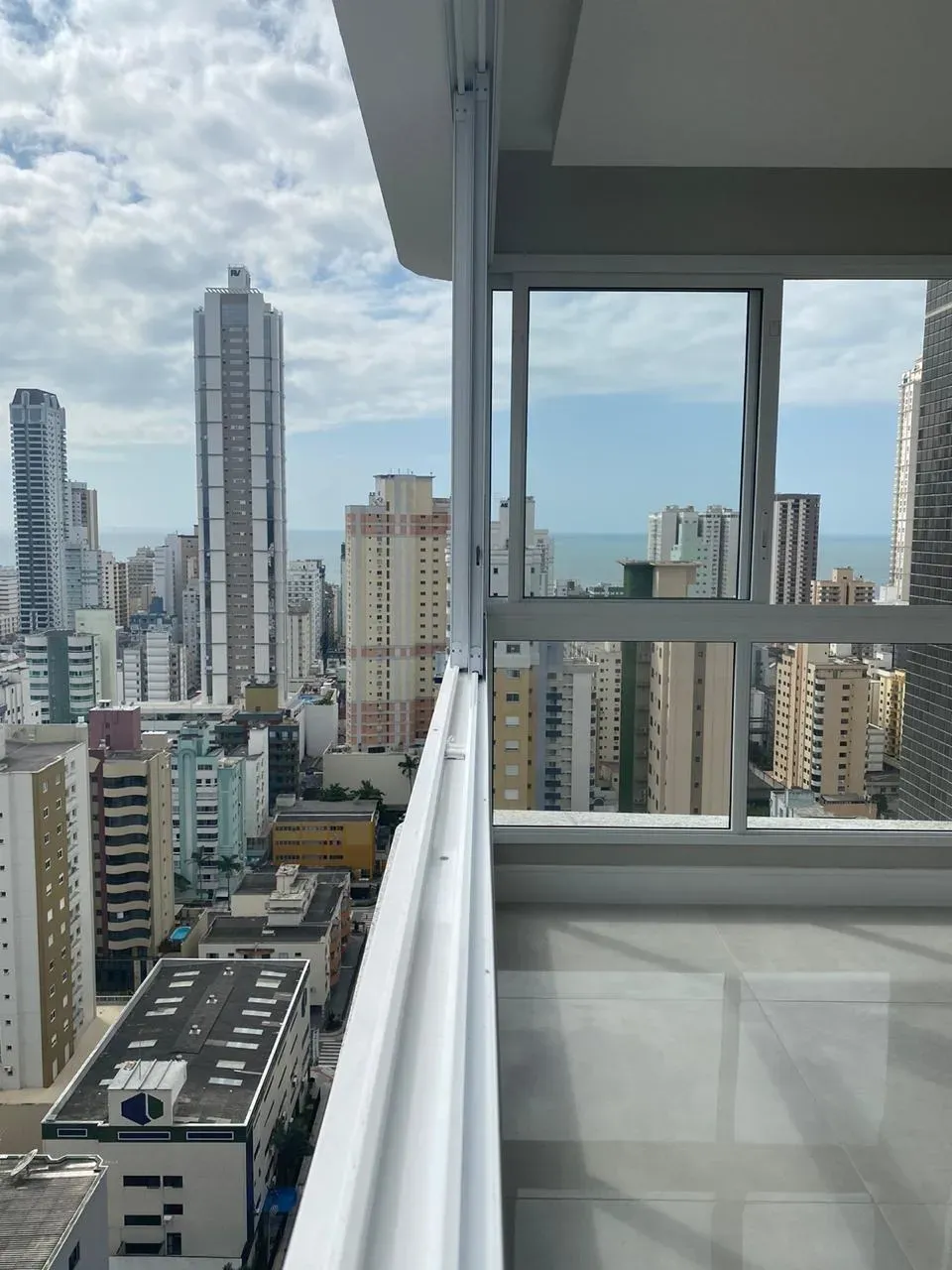 Apartamento, 4 dormitórios, 4 suítes, 4 vagas, no bairro Centro em Balneário Camboriú para Comprar