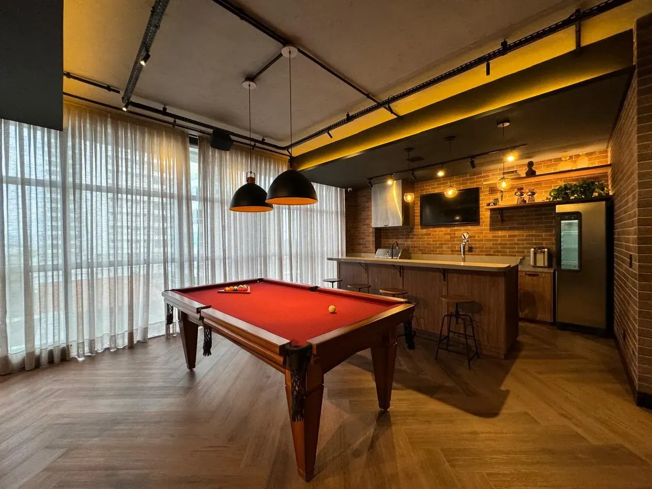 Apartamento com vista de frente mar com 3 suítes e 2 vagas de garagem em Balneário Piçarras