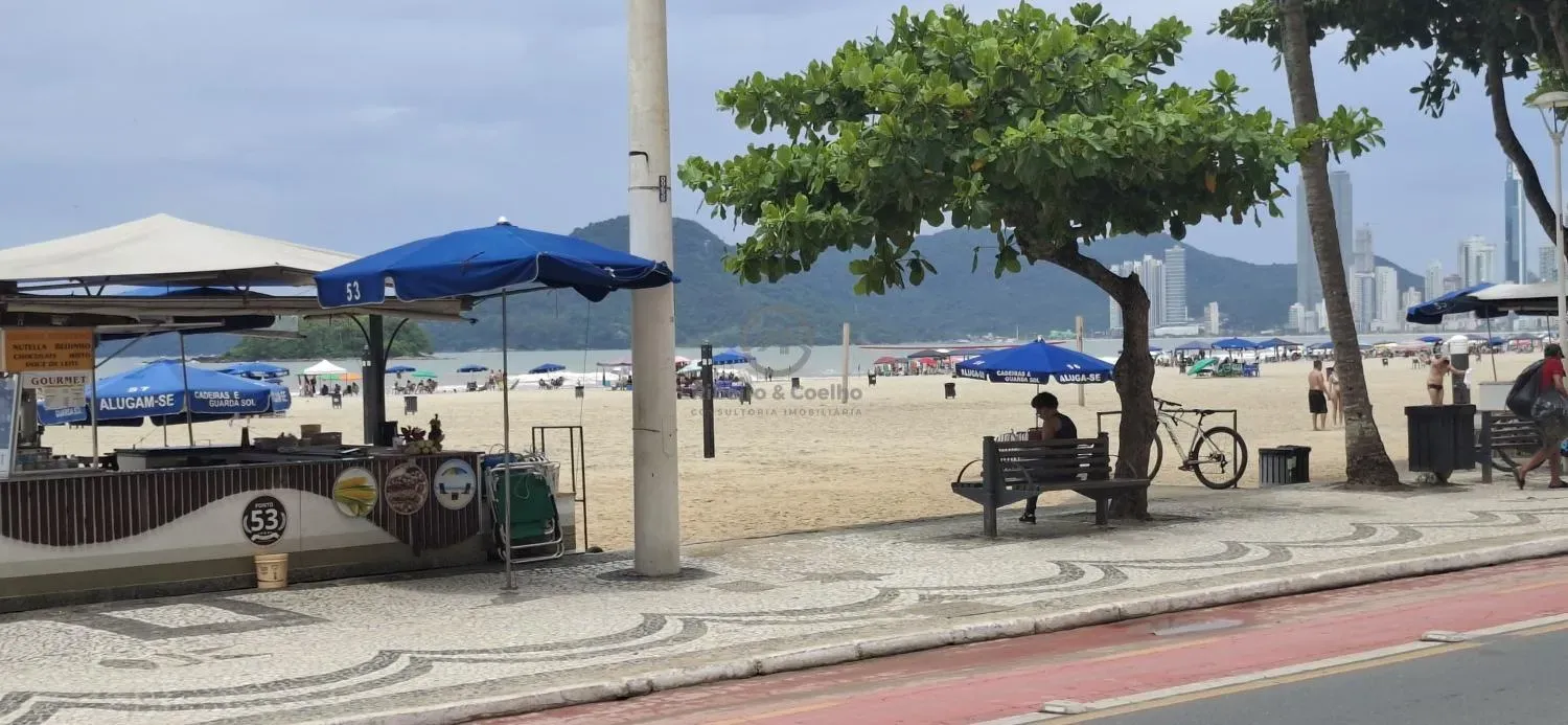 Apartamento vista mar mobiliado com 2 dormitórios e 1 vaga de garagem em Balneário Camboriú