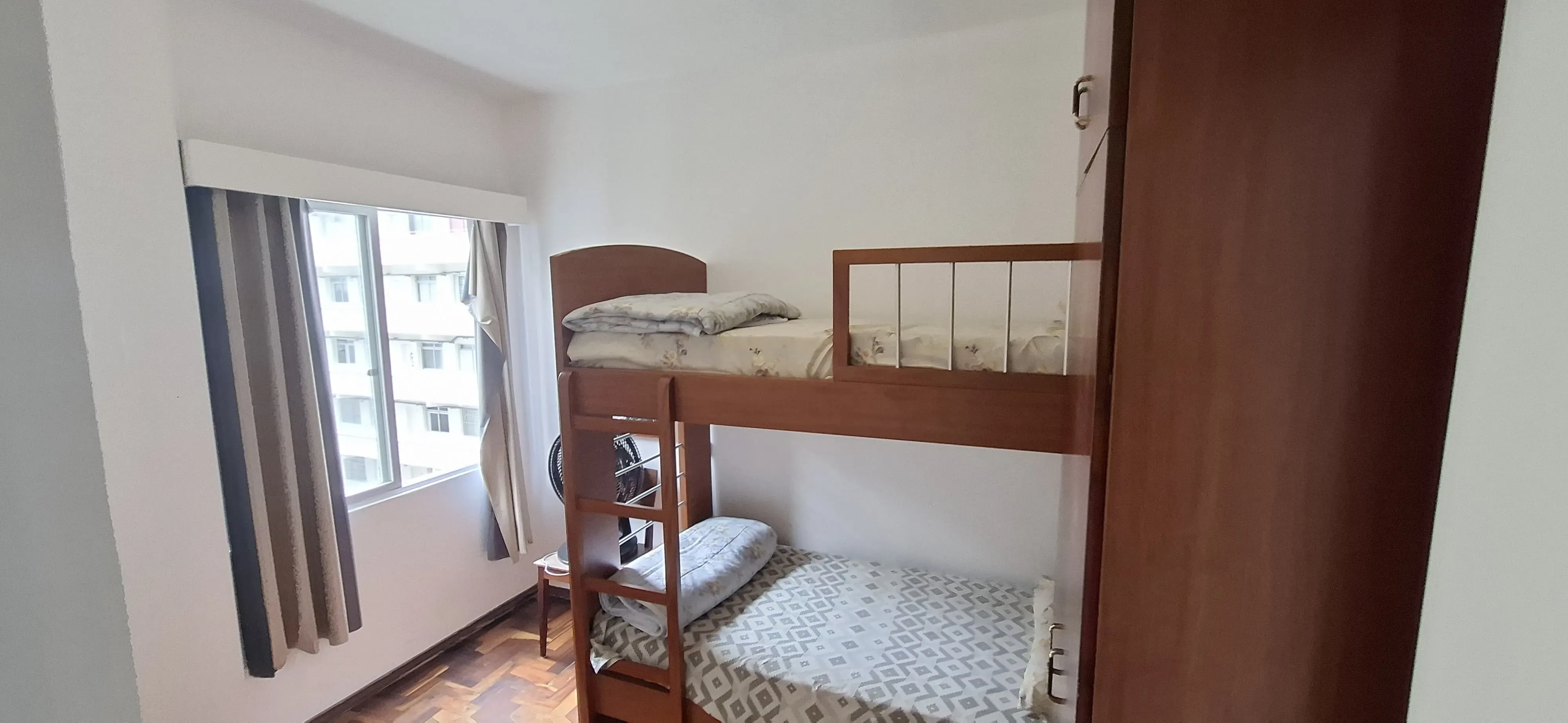 Apartamento vista mar mobiliado com 2 dormitórios e 1 vaga de garagem em Balneário Camboriú