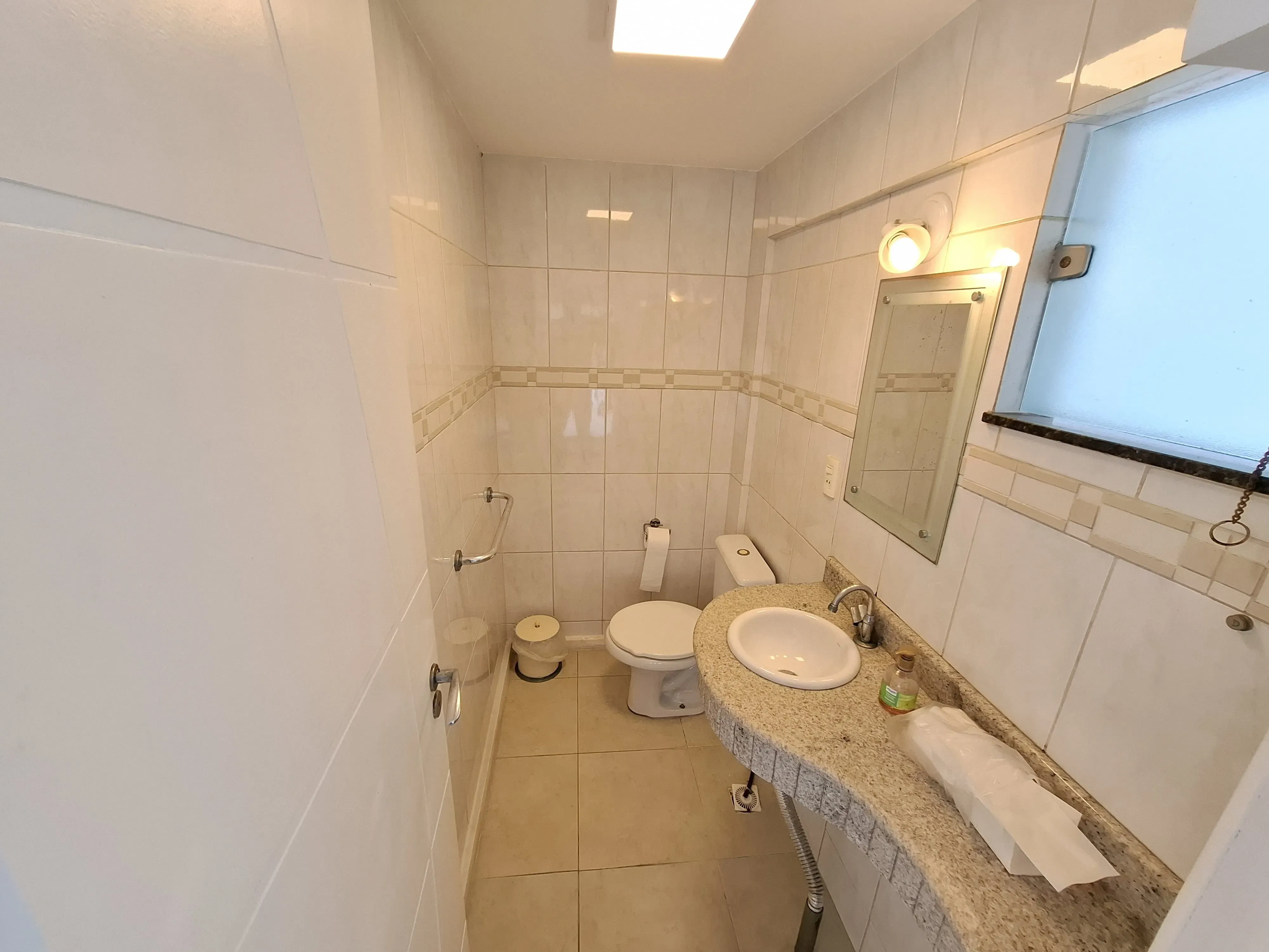 Apartamento vista mar mobiliado com 2 dormitórios e 1 vaga de garagem em Balneário Camboriú