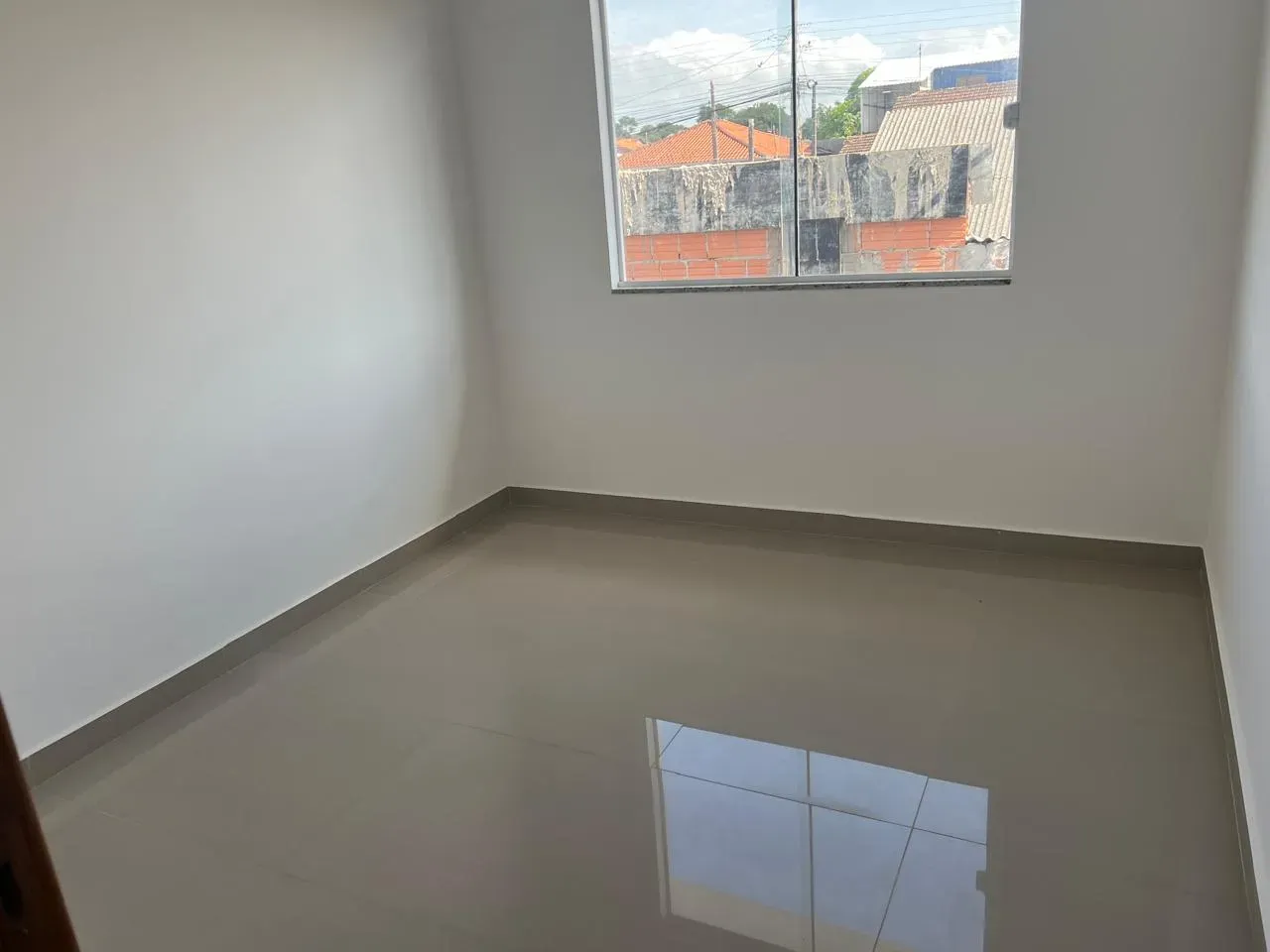 Apartamento com 1 Suíte e 1 dormitório, Sala e cozinha integrada em Balneário Piçarras/SC