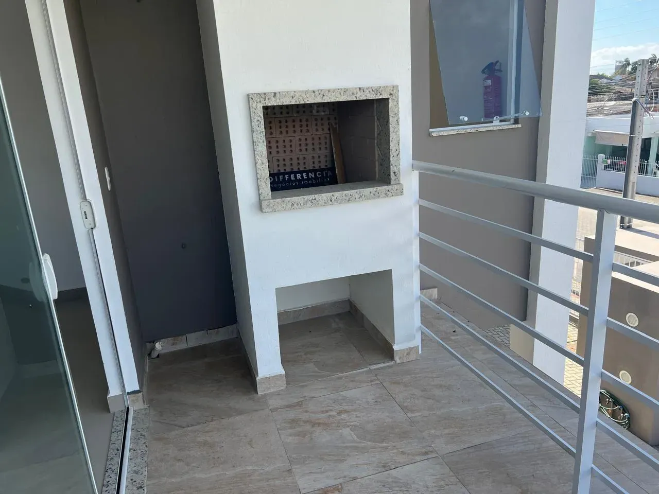 Apartamento com 1 Suíte e 1 dormitório, Sala e cozinha integrada em Balneário Piçarras/SC