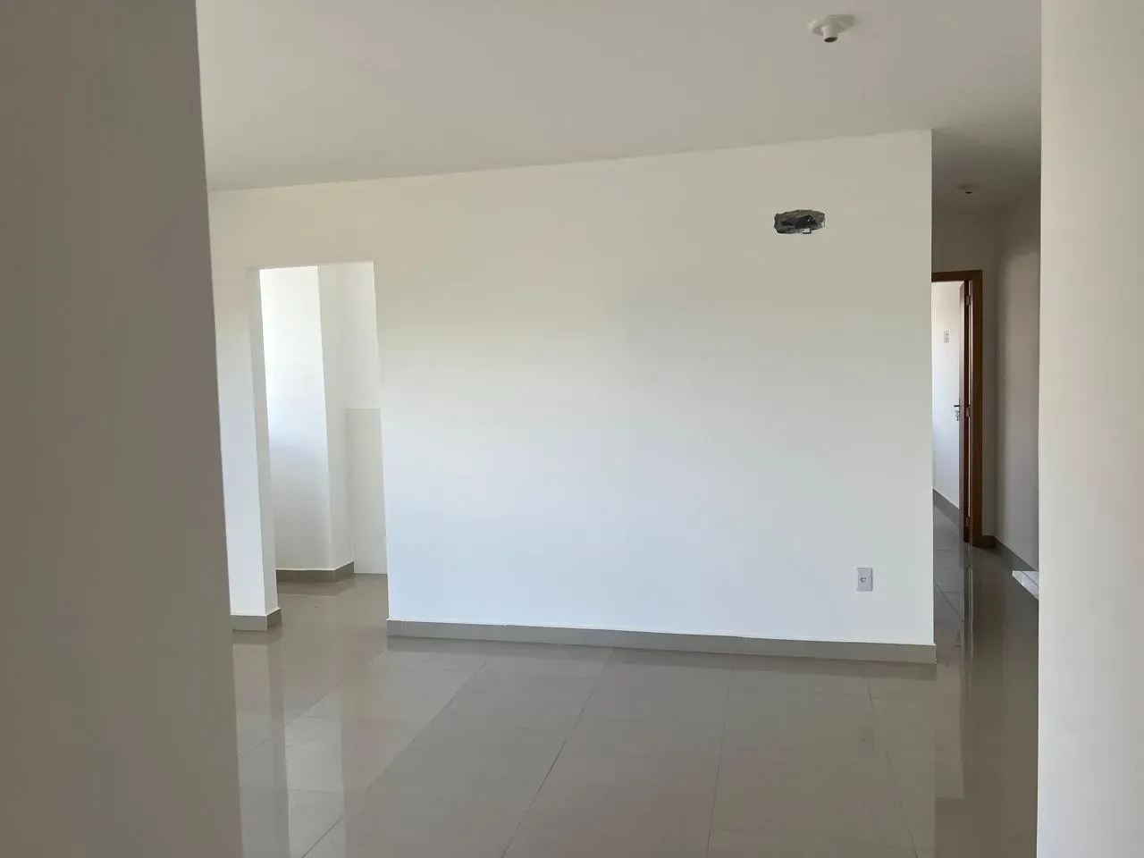 Apartamento com 1 Suíte e 1 dormitório, Sala e cozinha integrada em Balneário Piçarras/SC