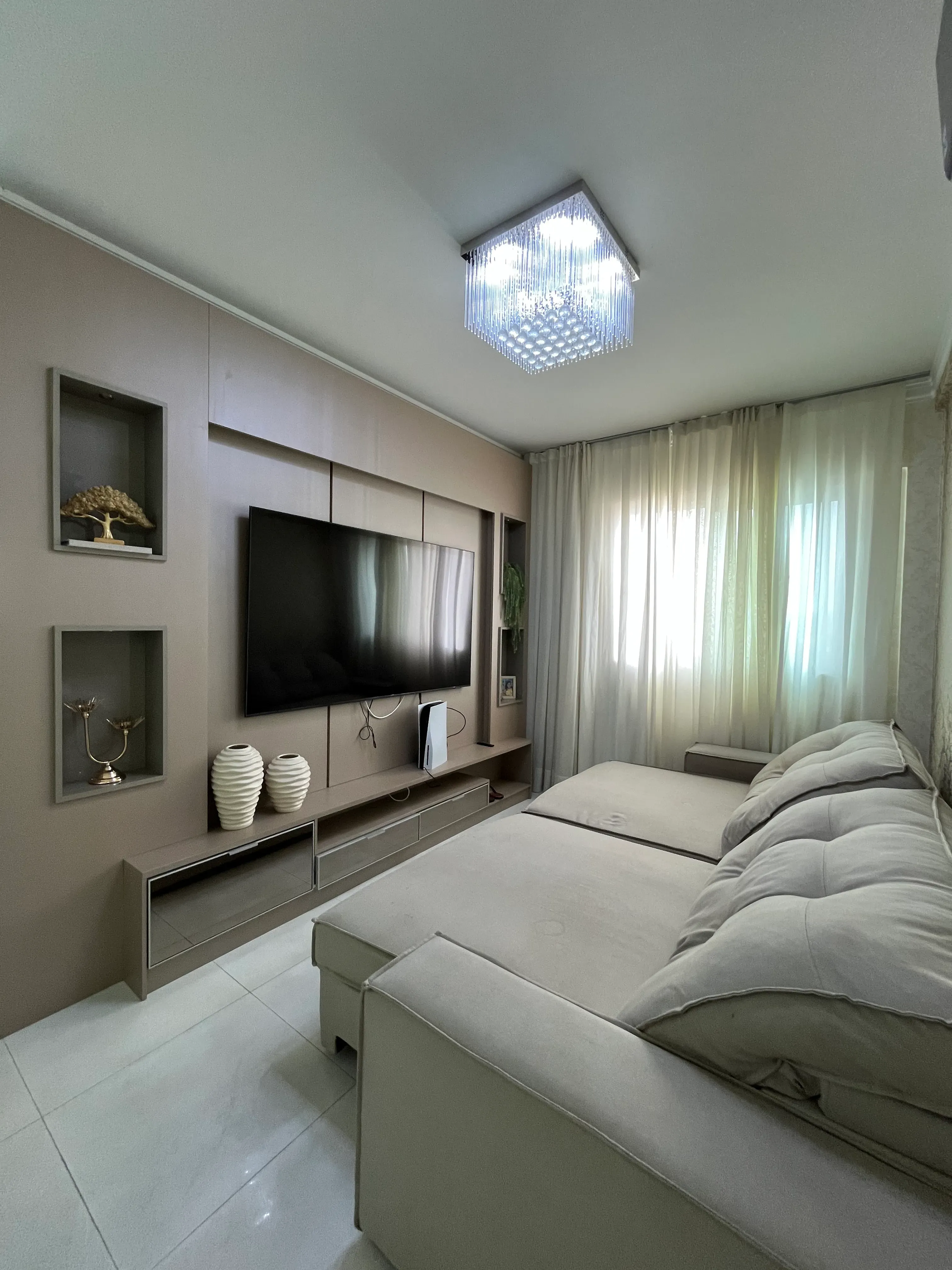 Apartamento com  3 Suítes e 2 vagas na garagem em Itapema