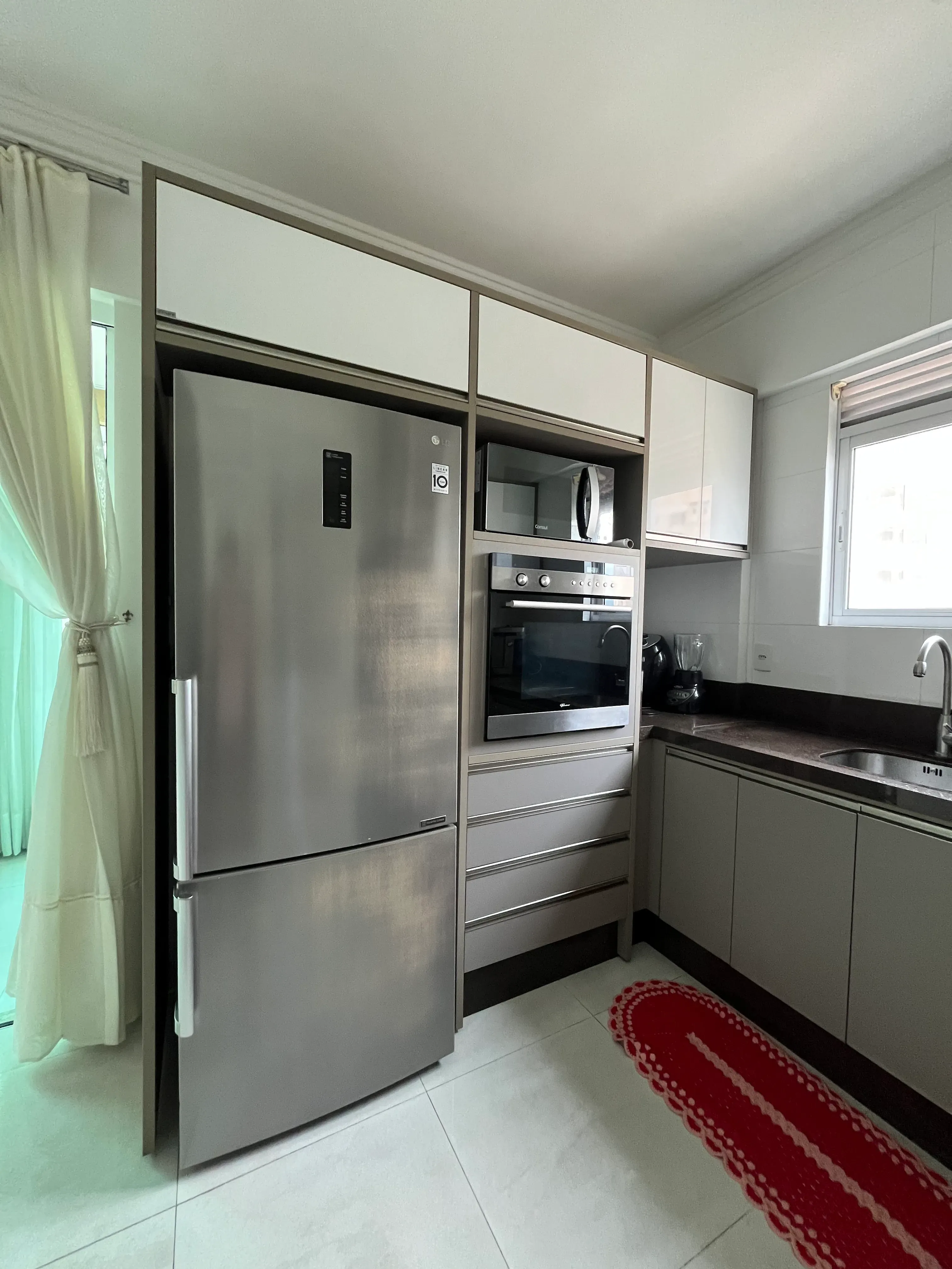 Apartamento com  3 Suítes e 2 vagas na garagem em Itapema