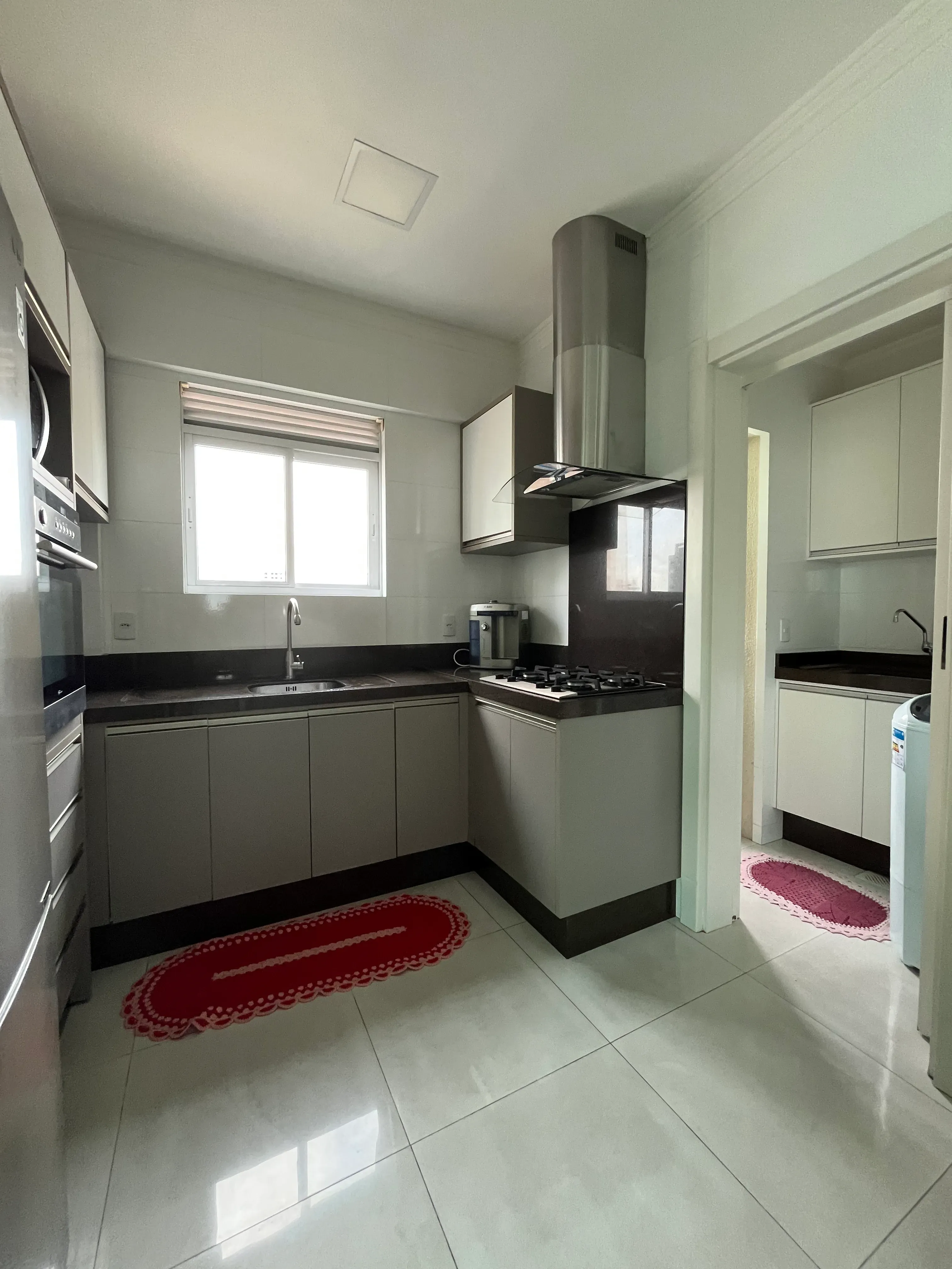 Apartamento com  3 Suítes e 2 vagas na garagem em Itapema