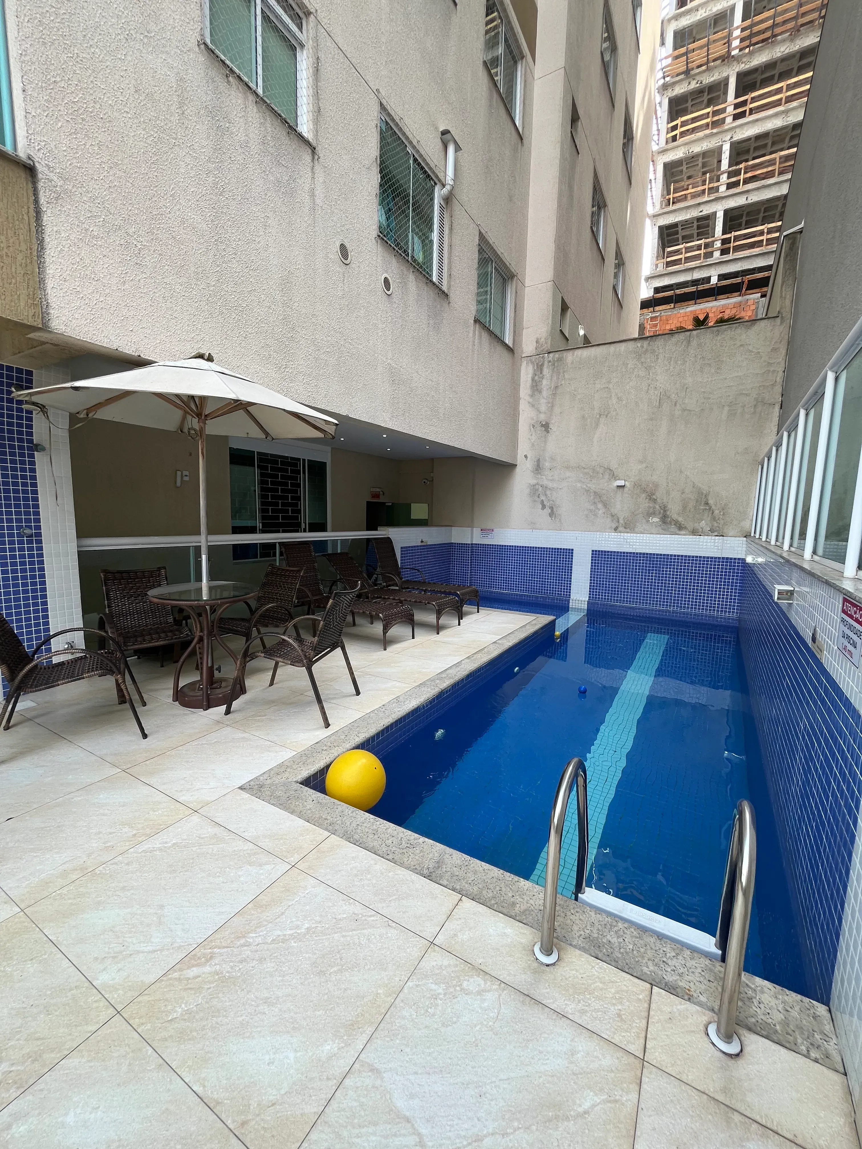 Apartamento com  3 Suítes e 2 vagas na garagem em Itapema