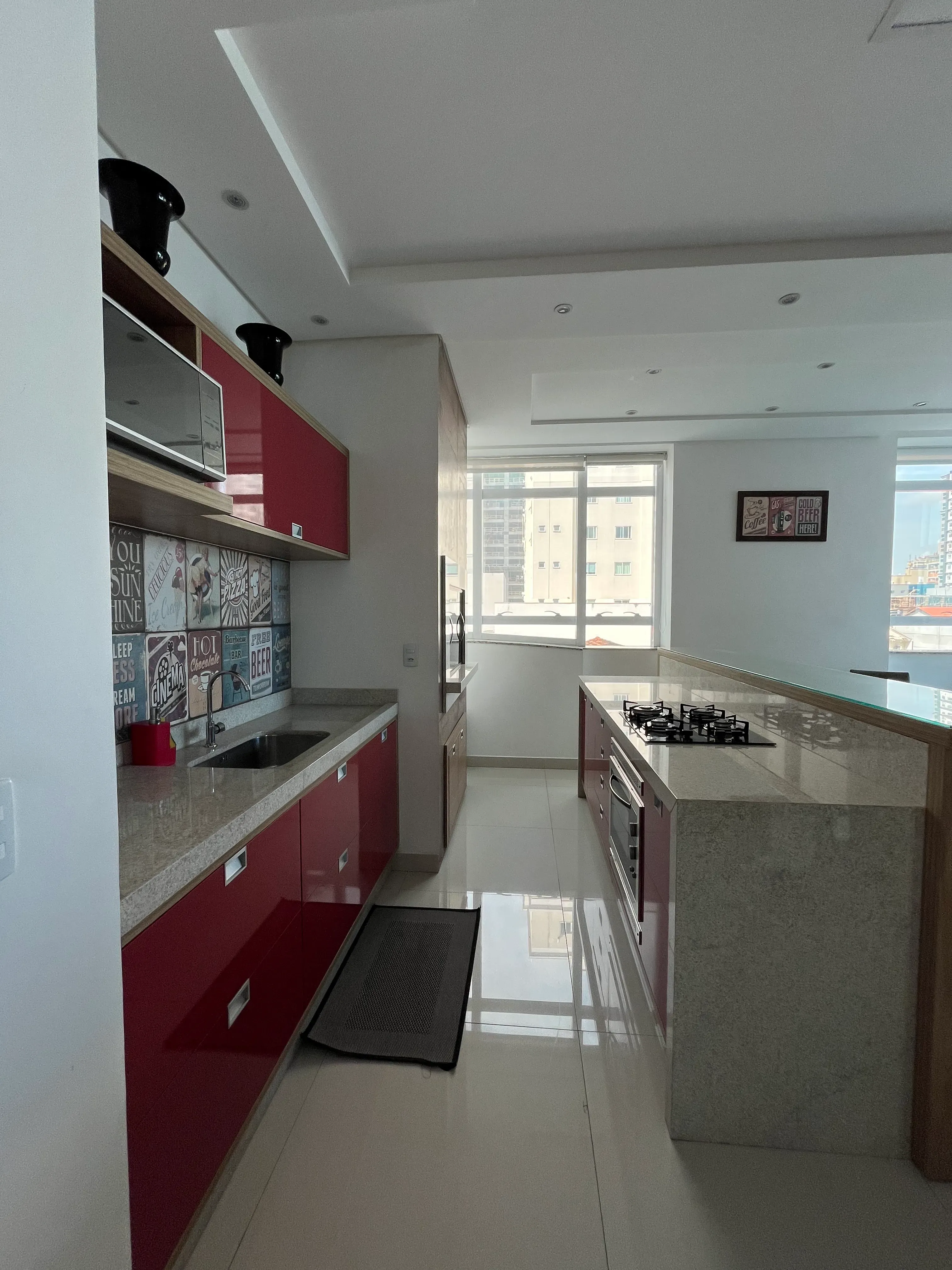 Apartamento com  3 Suítes e 2 vagas na garagem em Itapema