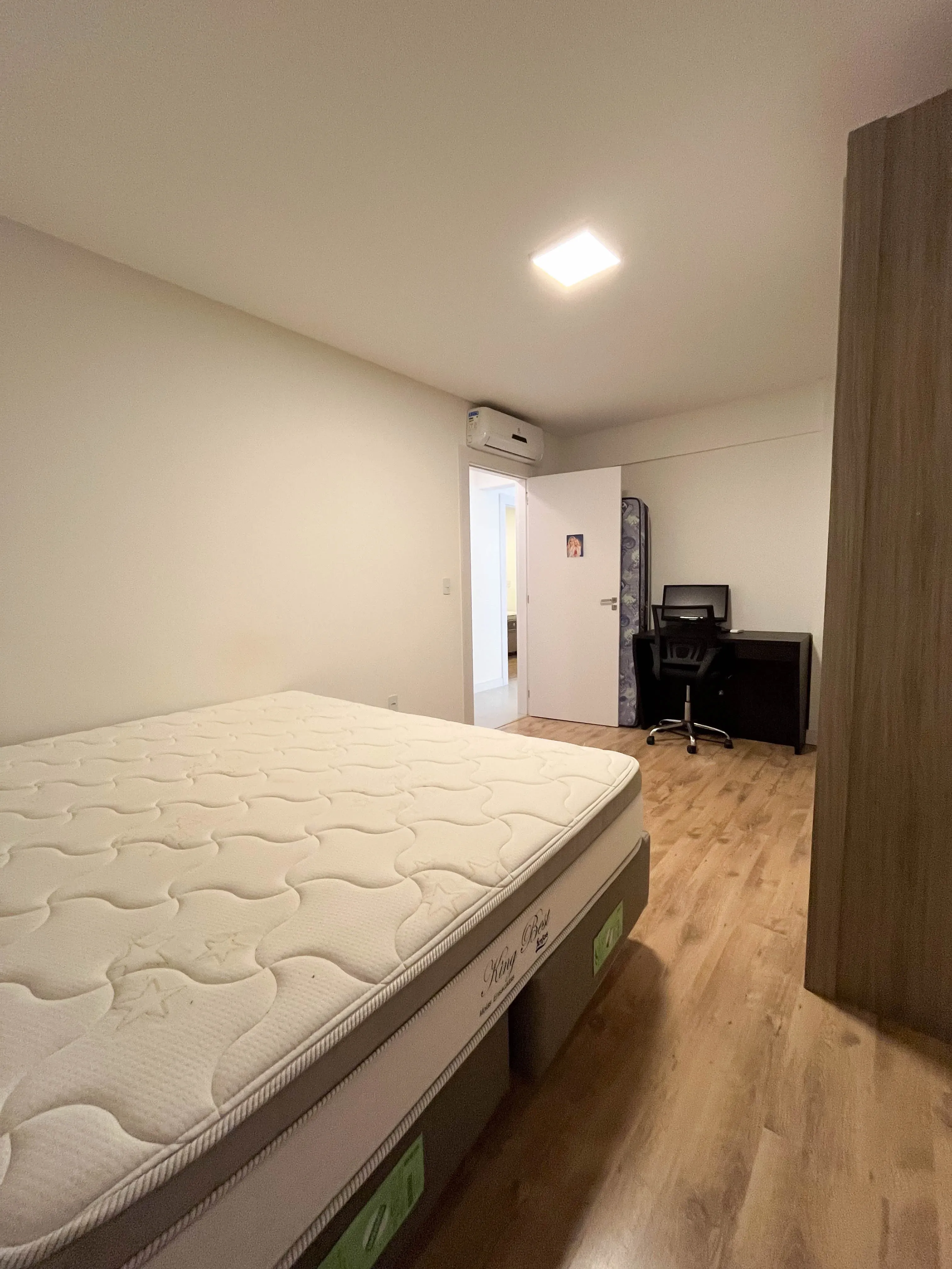 Apartamento mobiliado com 3 suítes e 2 vagas de garagem no bairro Perequê em Porto Belo