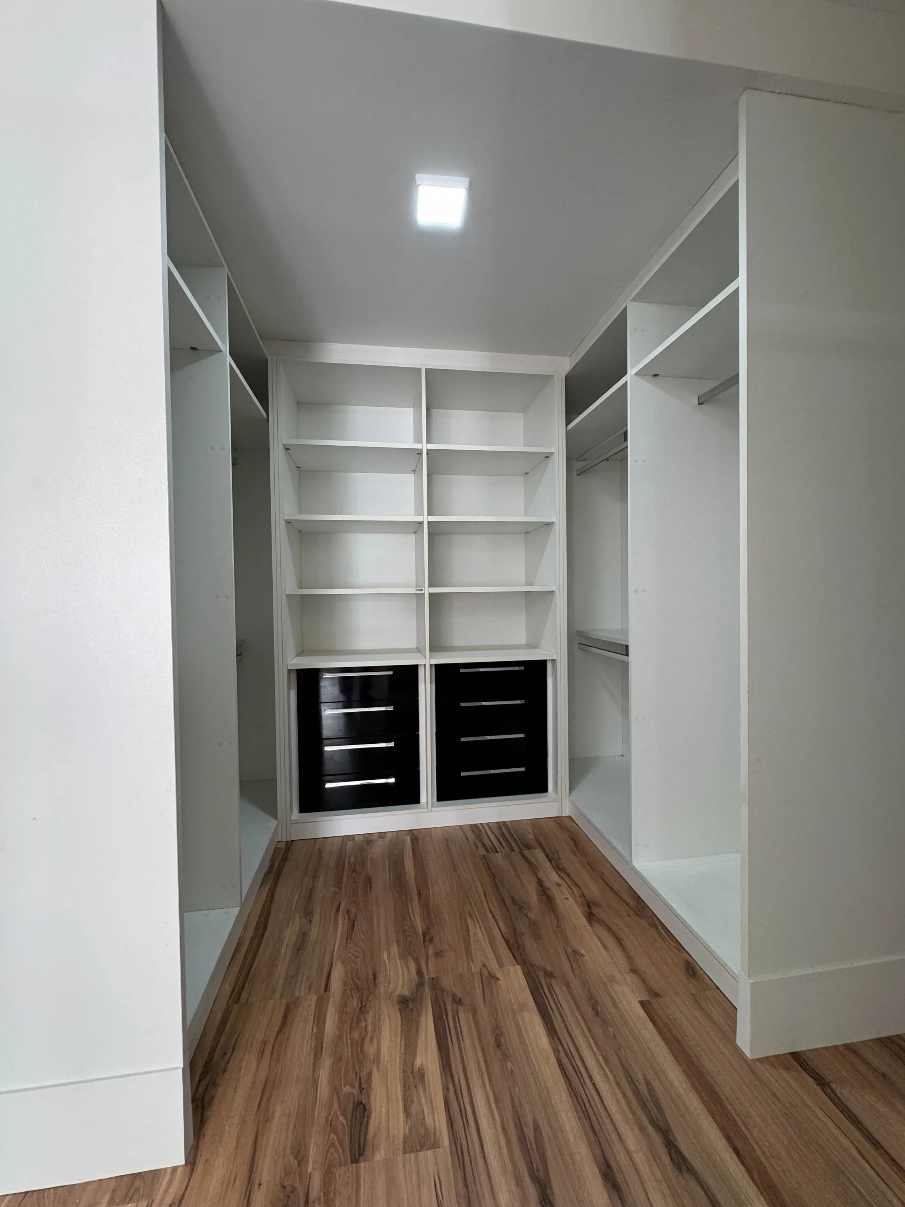 Apartamento com 3 Suítes e 2 Vagas de garagem em Florianópolis