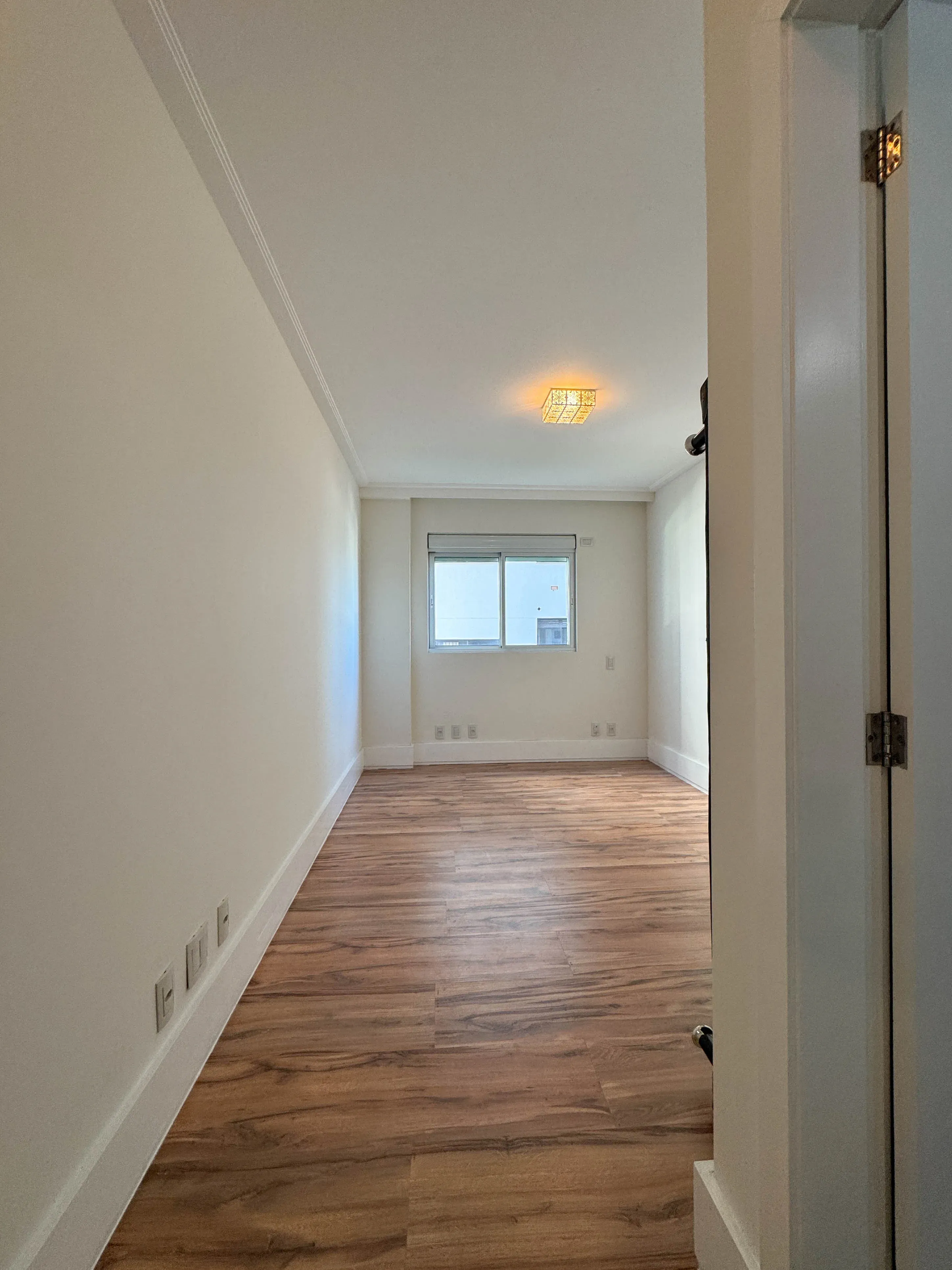 Apartamento com 3 Suítes e 2 Vagas de garagem em Florianópolis