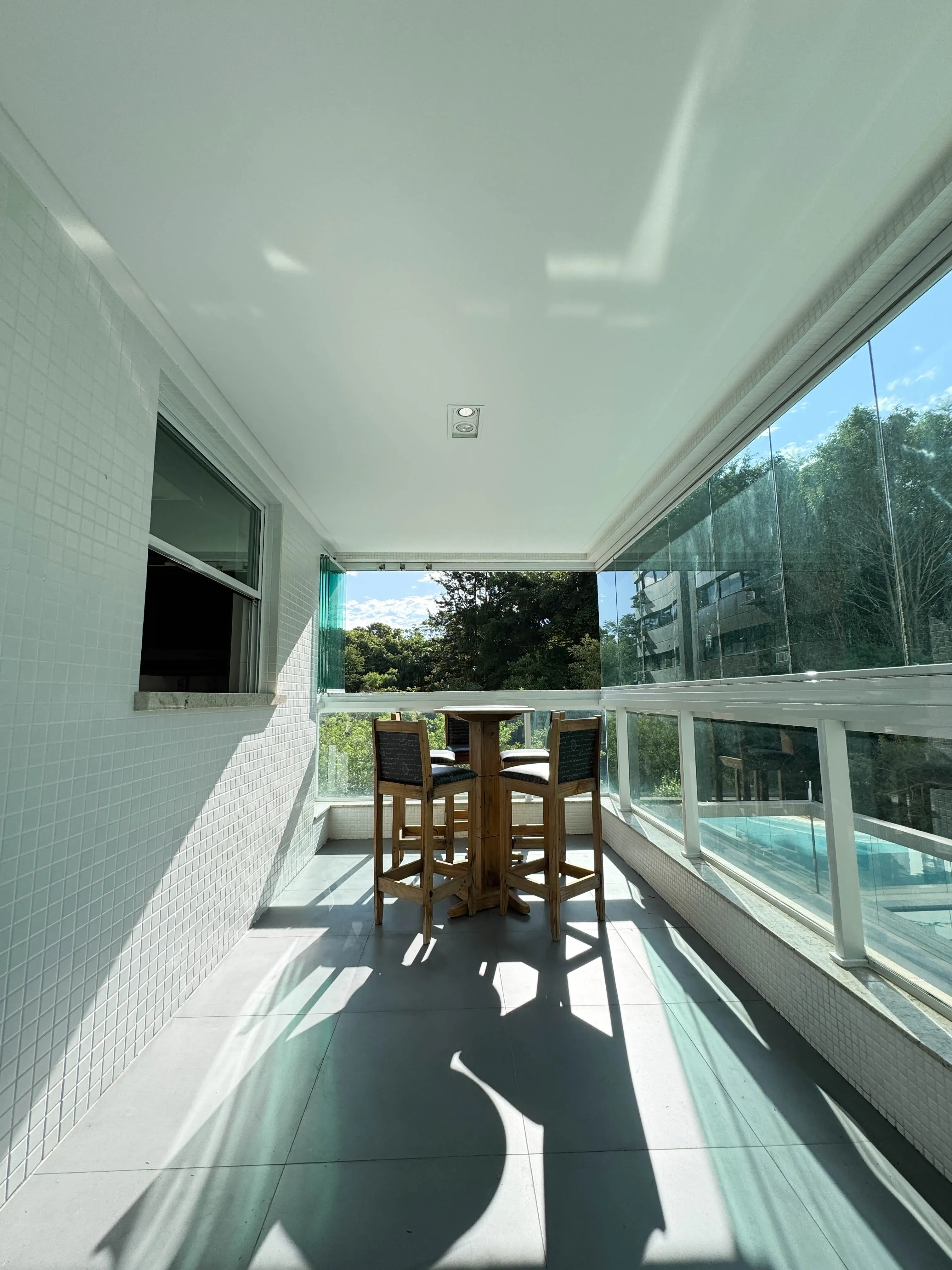 Apartamento com 3 Suítes e 2 Vagas de garagem em Florianópolis