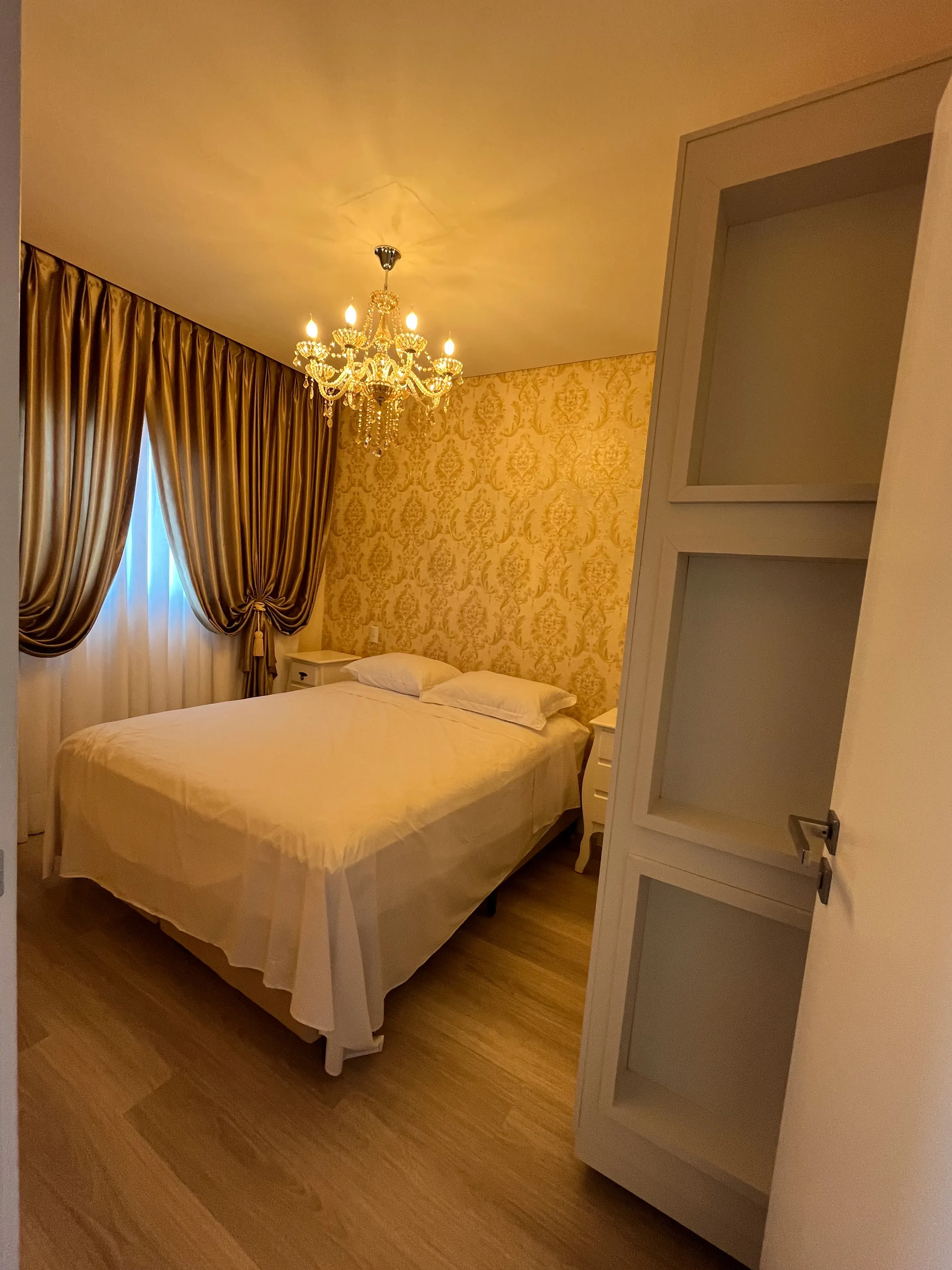 Cobertura com 1 Suíte + 2 Demi e 2 vagas na garagem em Itapema.