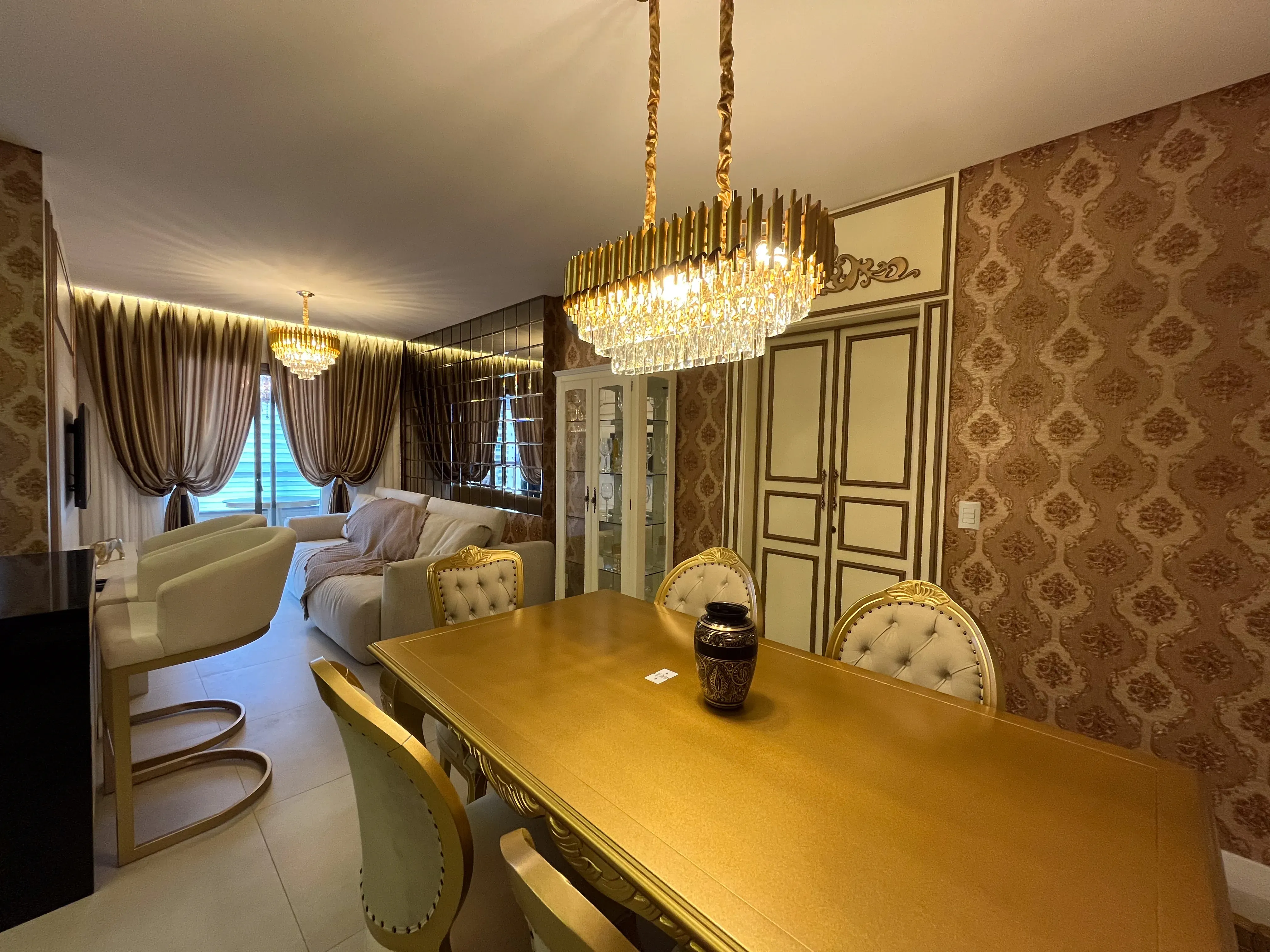 Cobertura com 1 Suíte + 2 Demi e 2 vagas na garagem em Itapema.