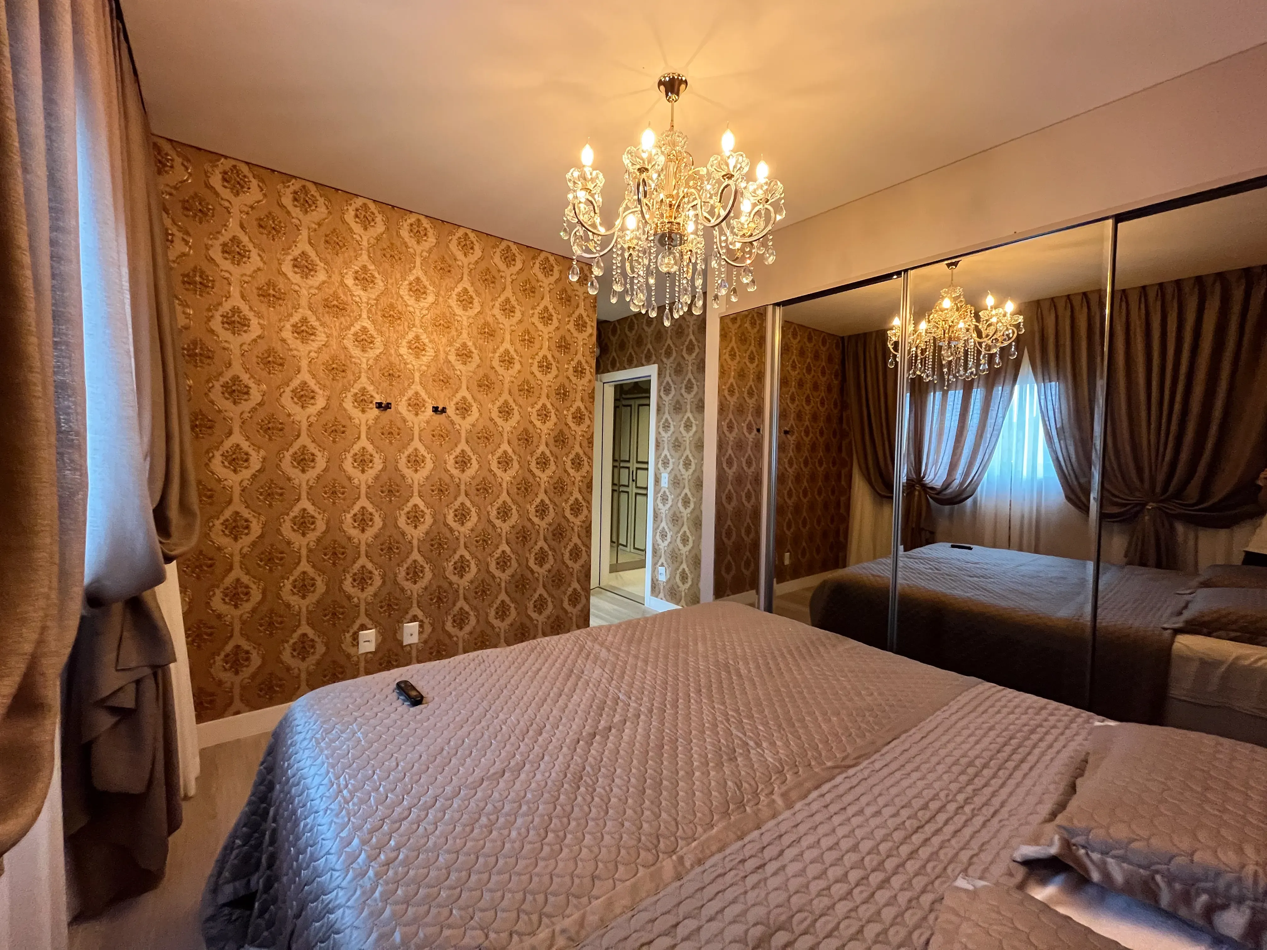 Cobertura com 1 Suíte + 2 Demi e 2 vagas na garagem em Itapema.